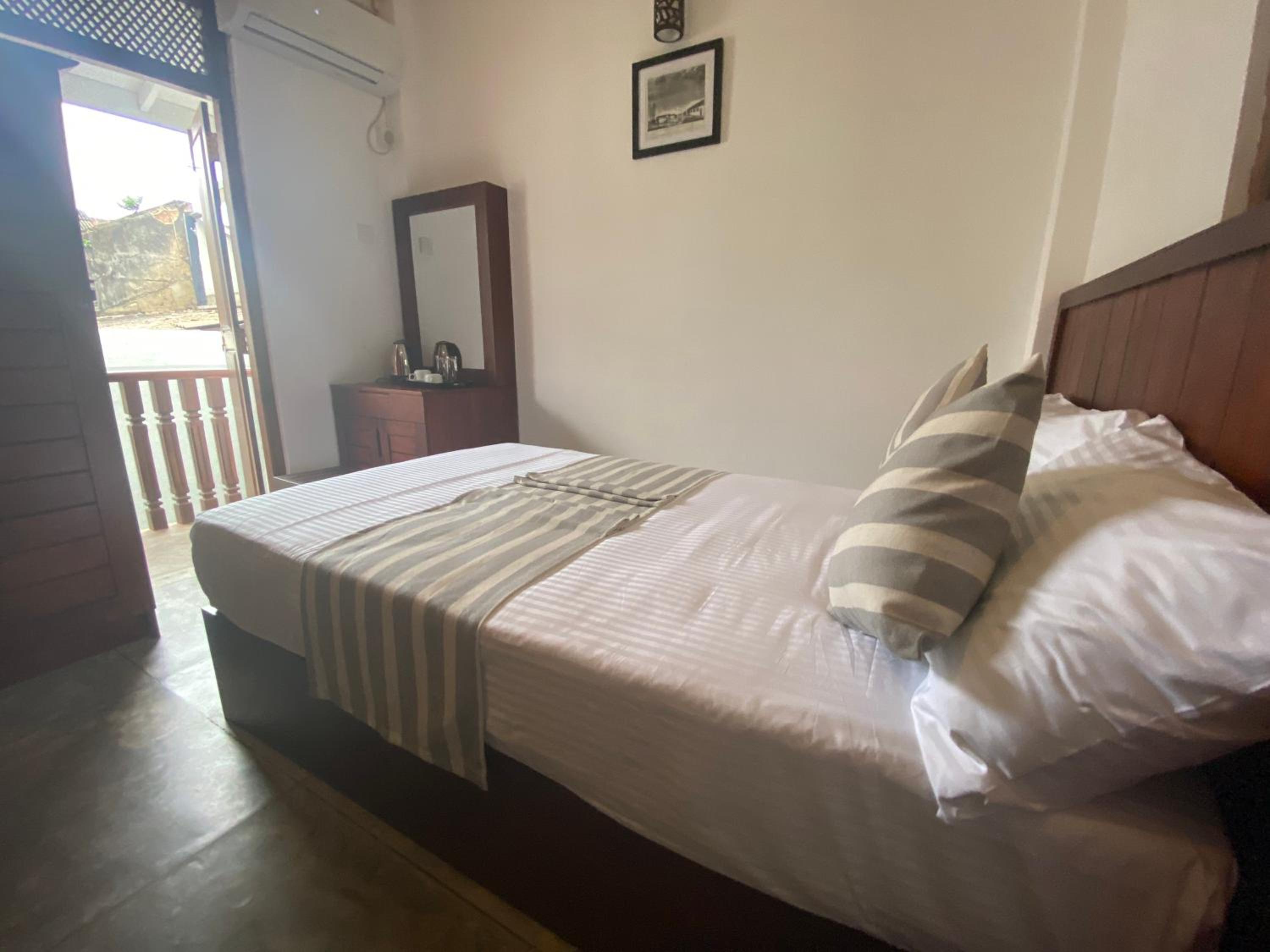 Budget Double Room photo 1