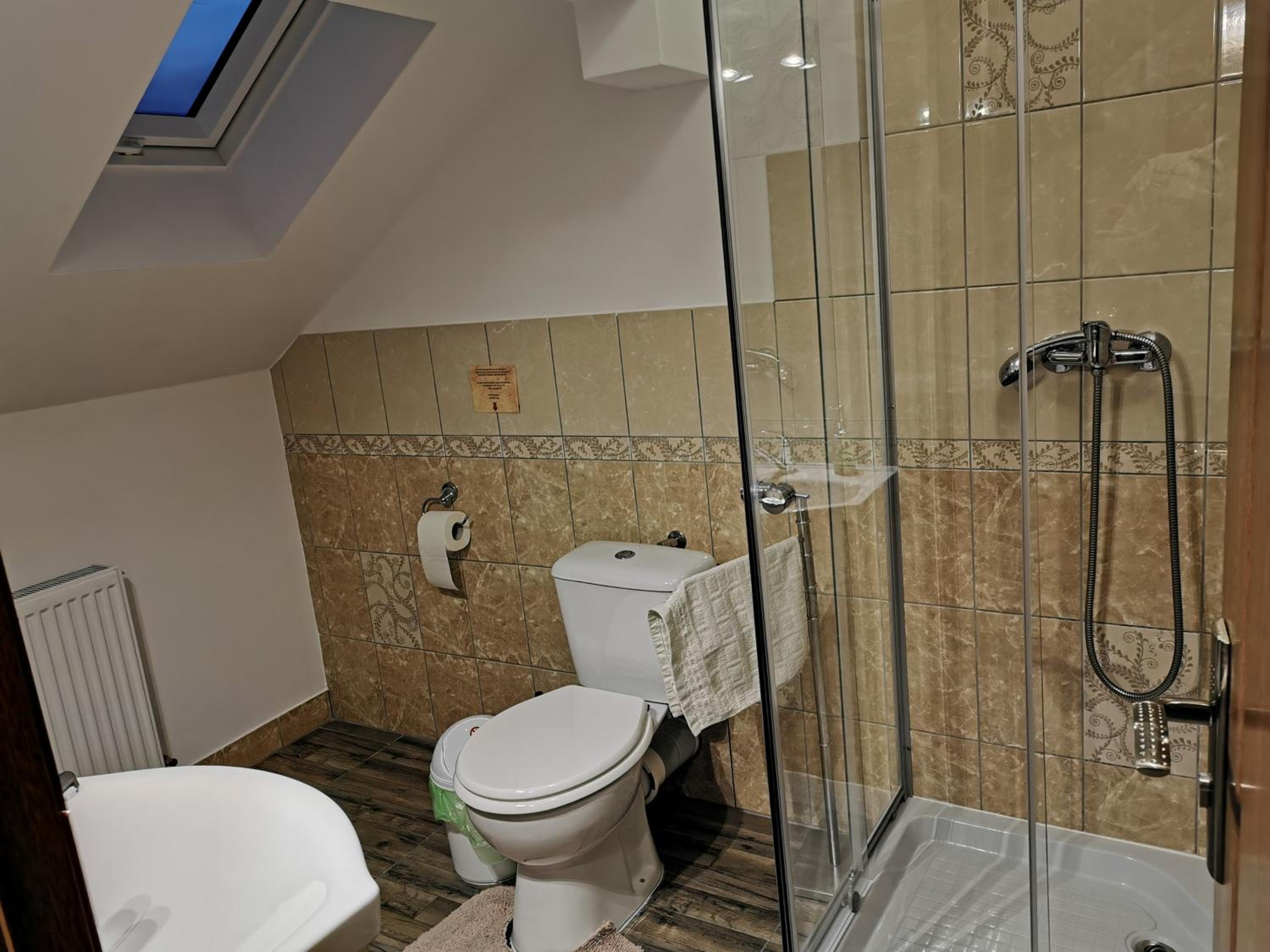 Deluxe Double Room with Shower photo 3