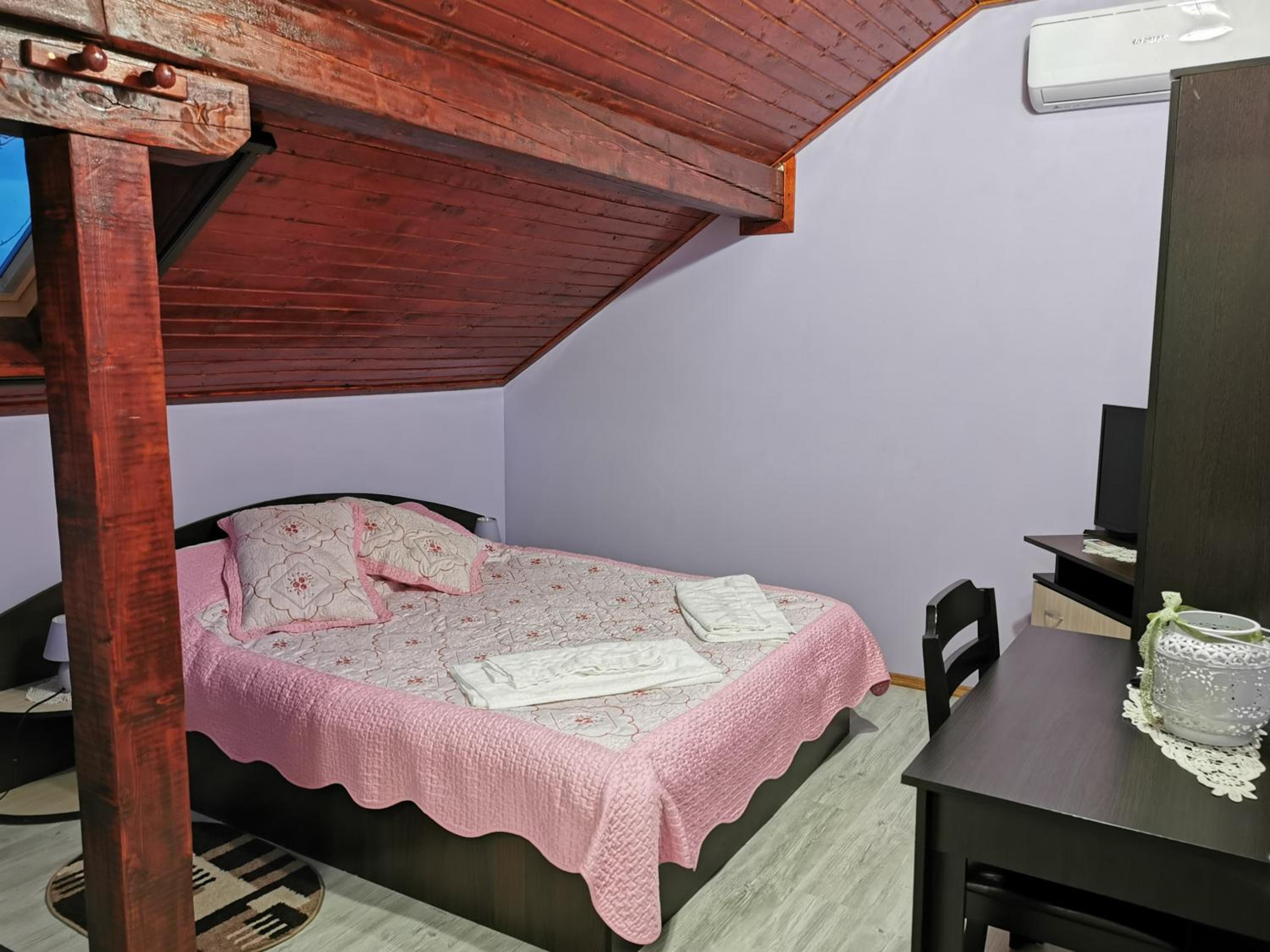 Double Room with Private Bathroom photo 1