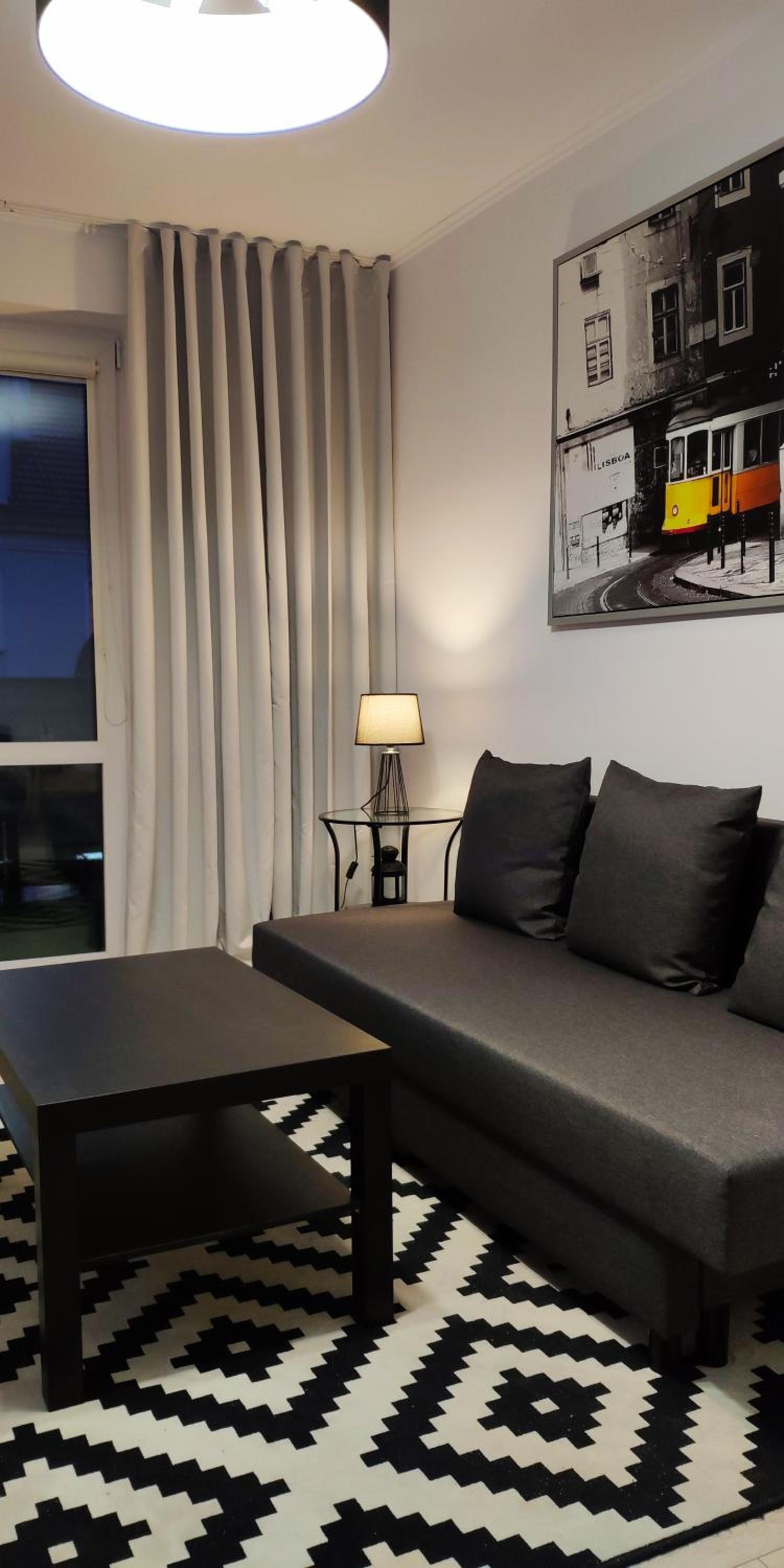 Apartment with Balcony - Photo 2