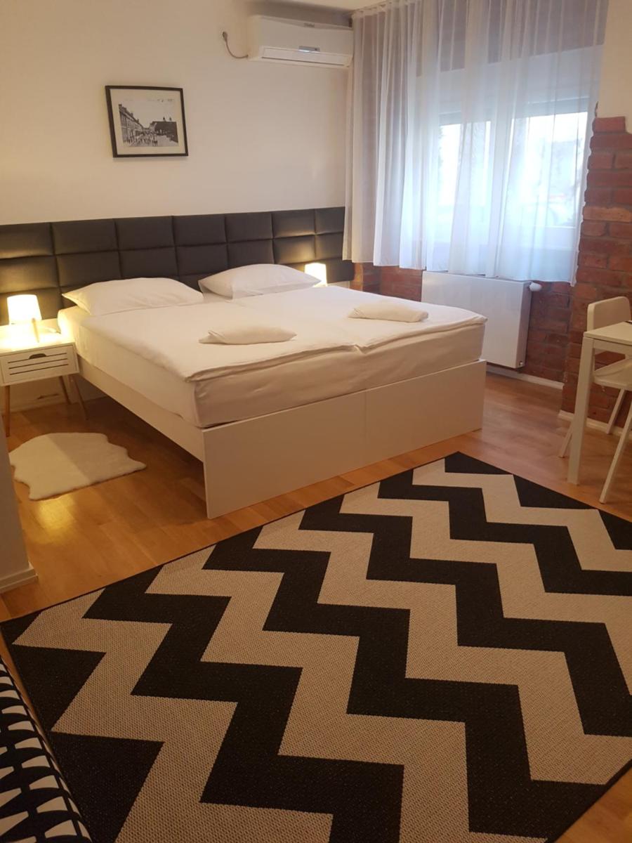 Deluxe King Room photo 1