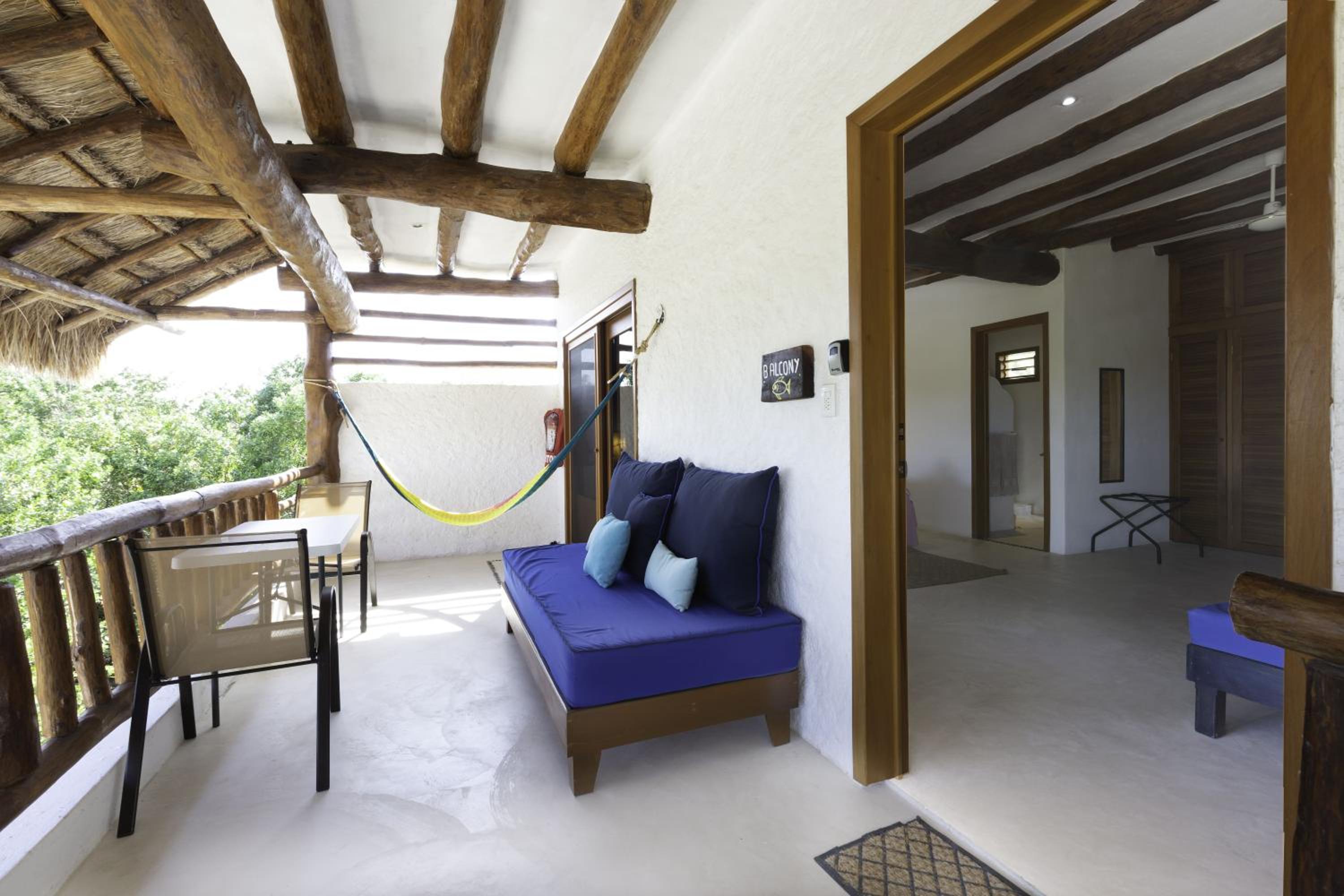 Suite with Balcony and Kitchenette photo 2