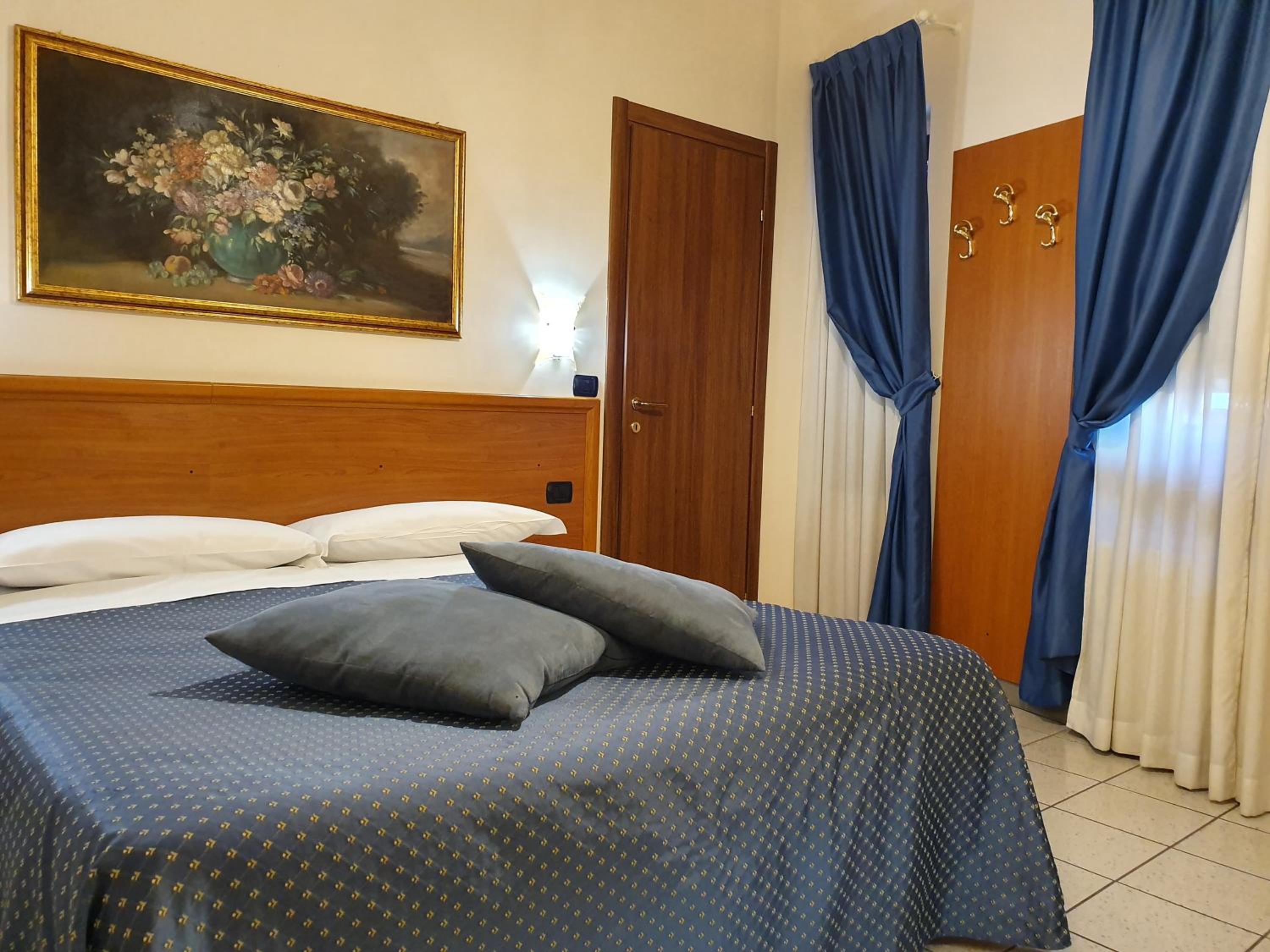 Standard Double Room photo 1