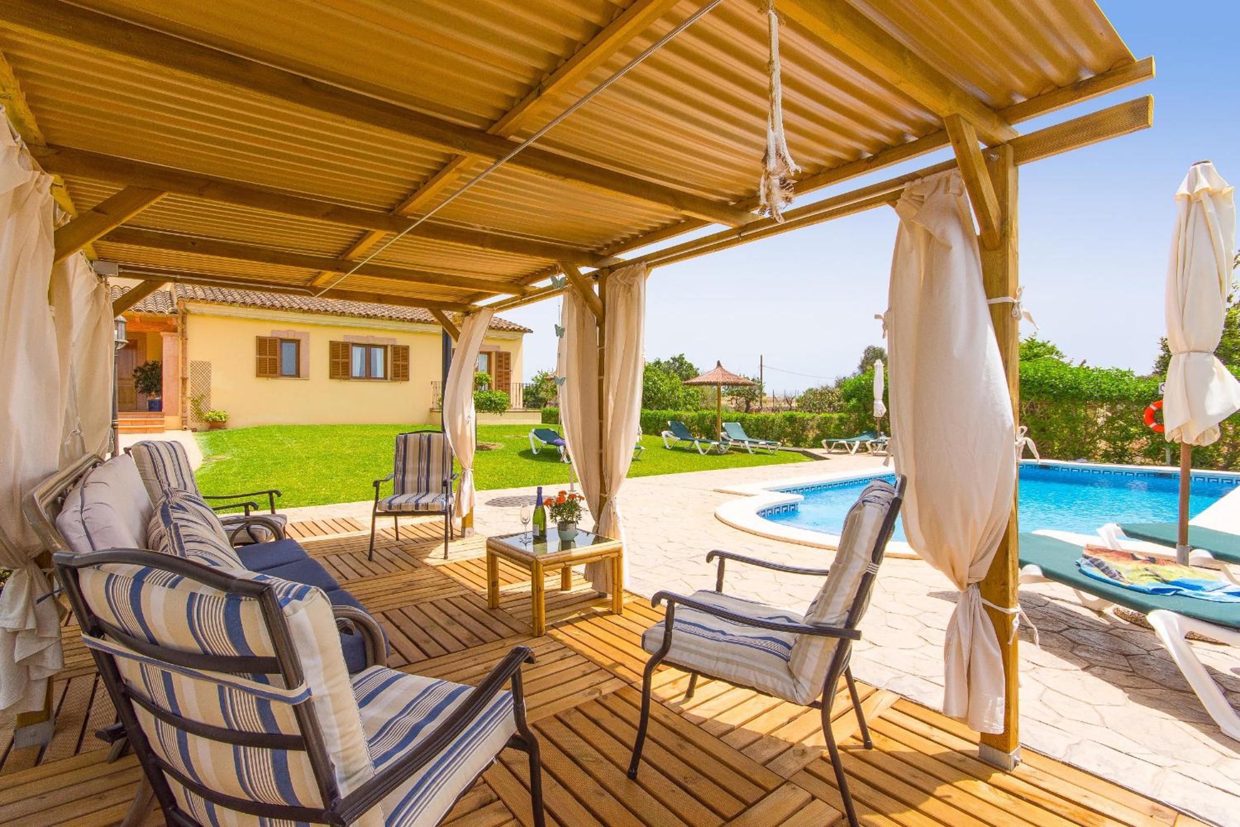 Villa photo 2