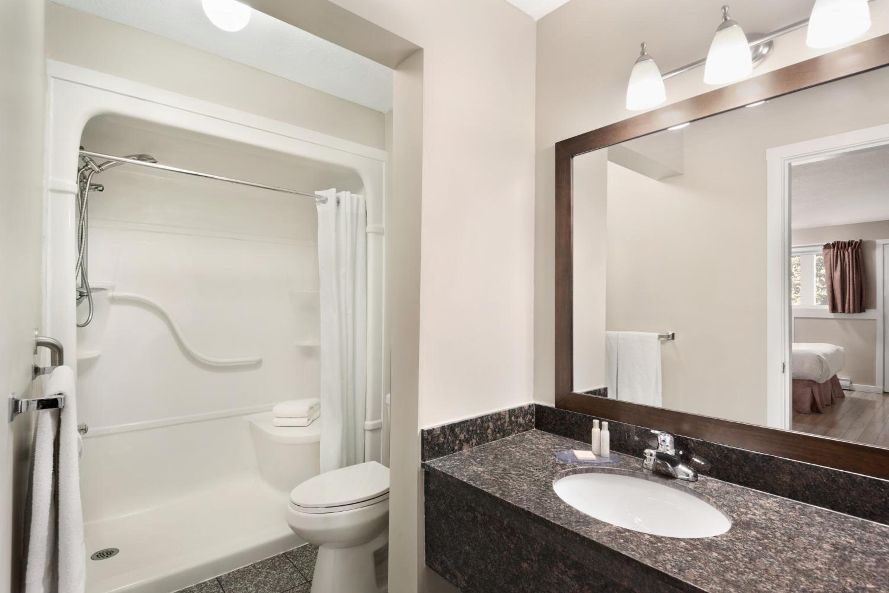 Travelodge by Wyndham Salmon Arm BC, Foto 6