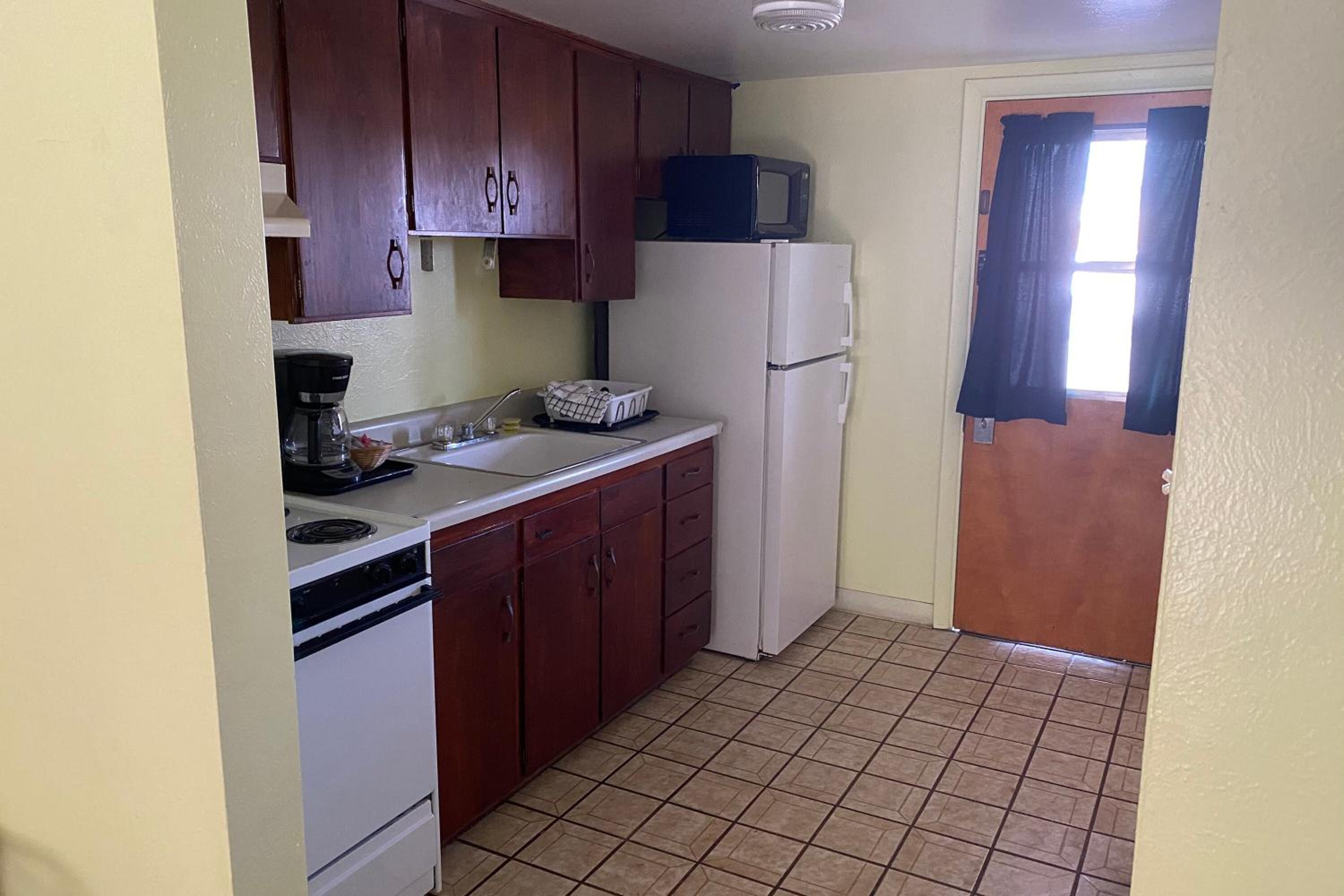 2 Bedroom Apartment With Kitchen photo 2