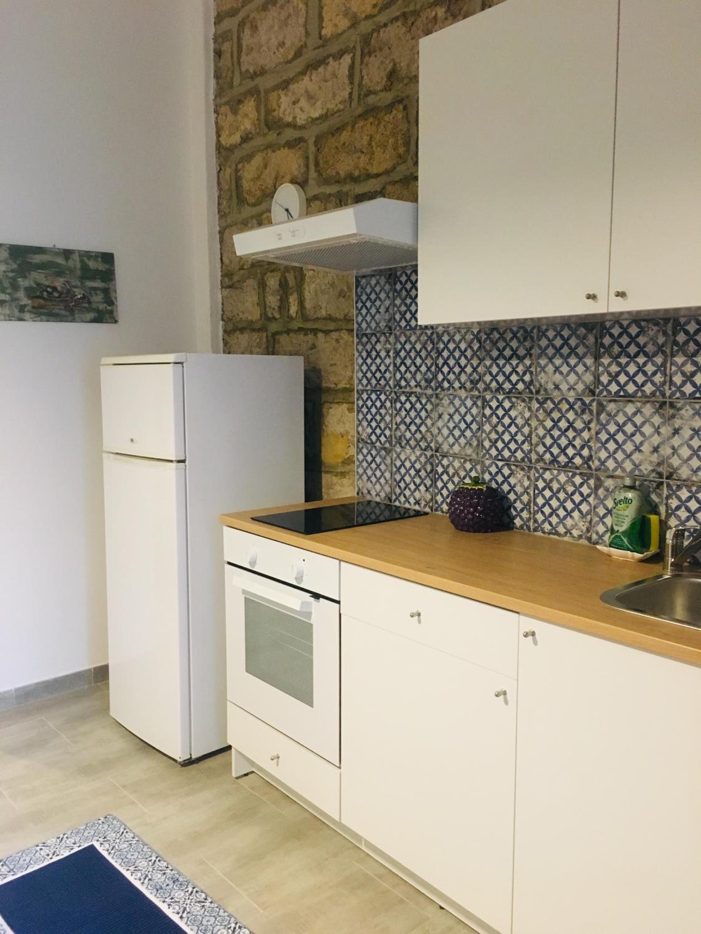 One-Bedroom Apartment - Photo 19