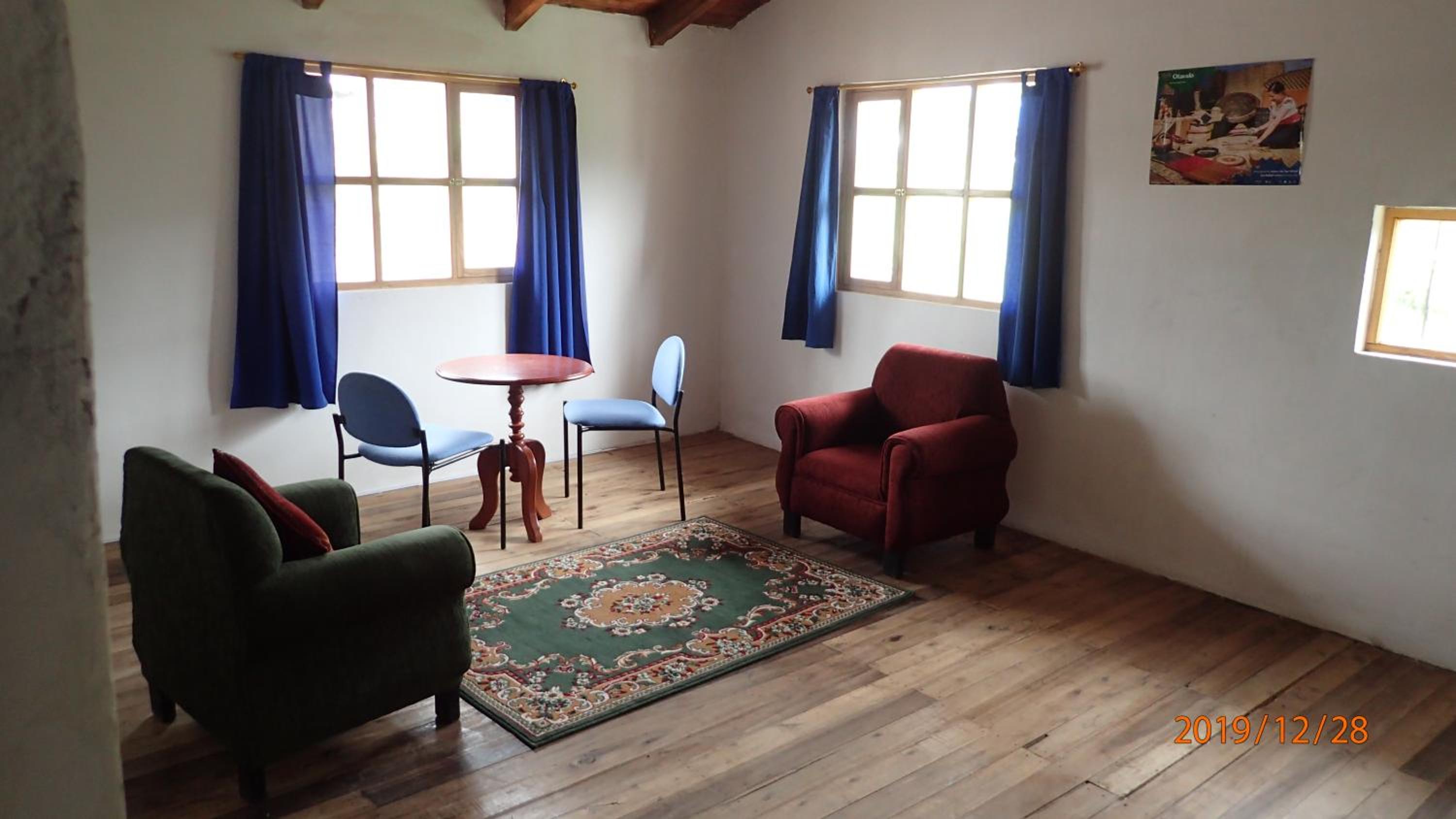 Six-Bedroom House photo 2