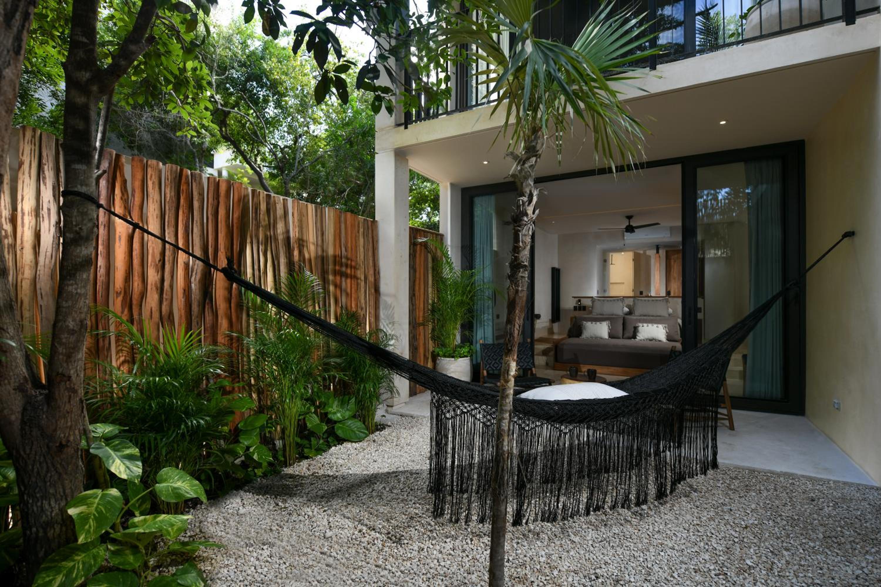 King Suite with Terrace and Garden - Photo 9