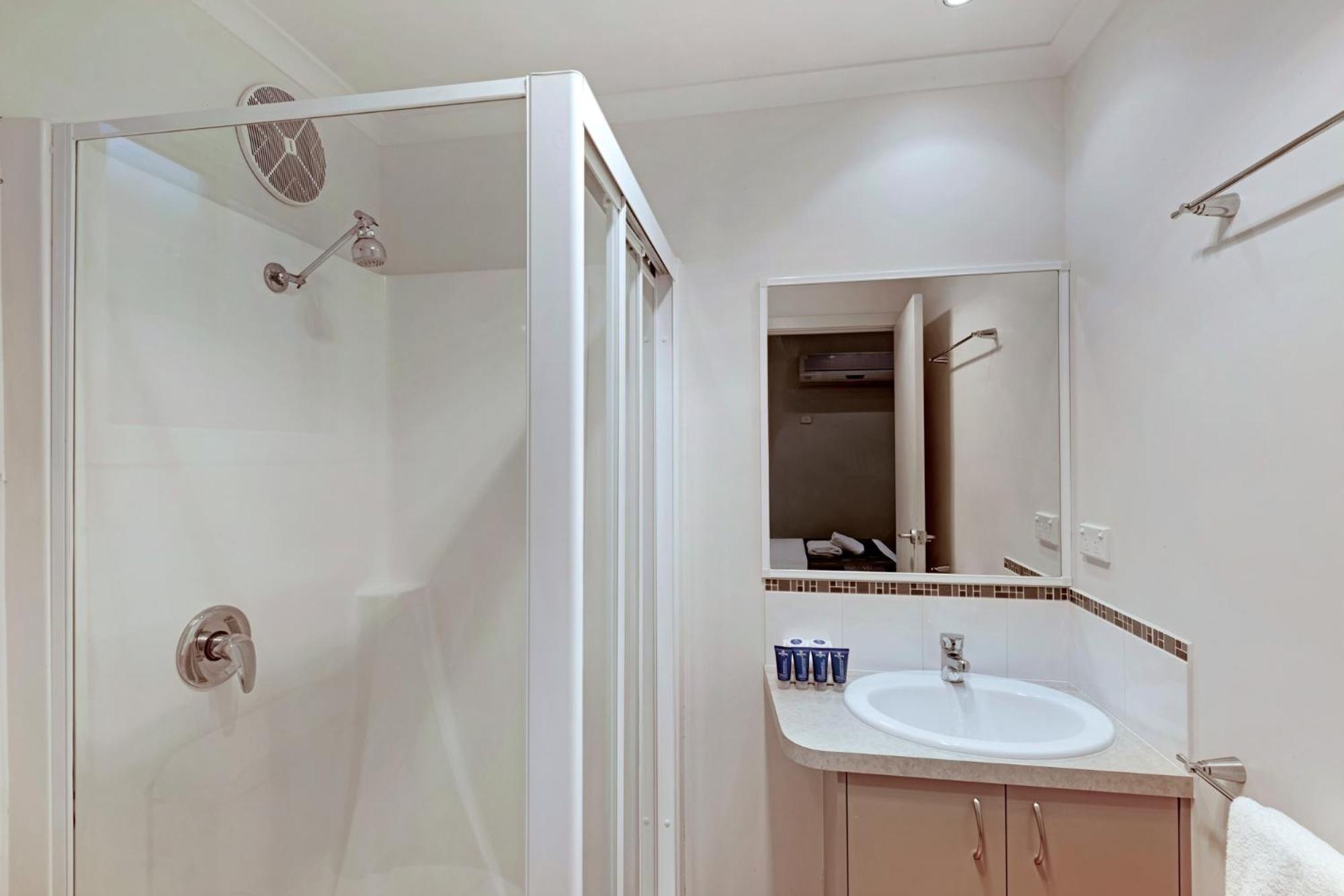 Standard Studio Cabin  - Photo 6