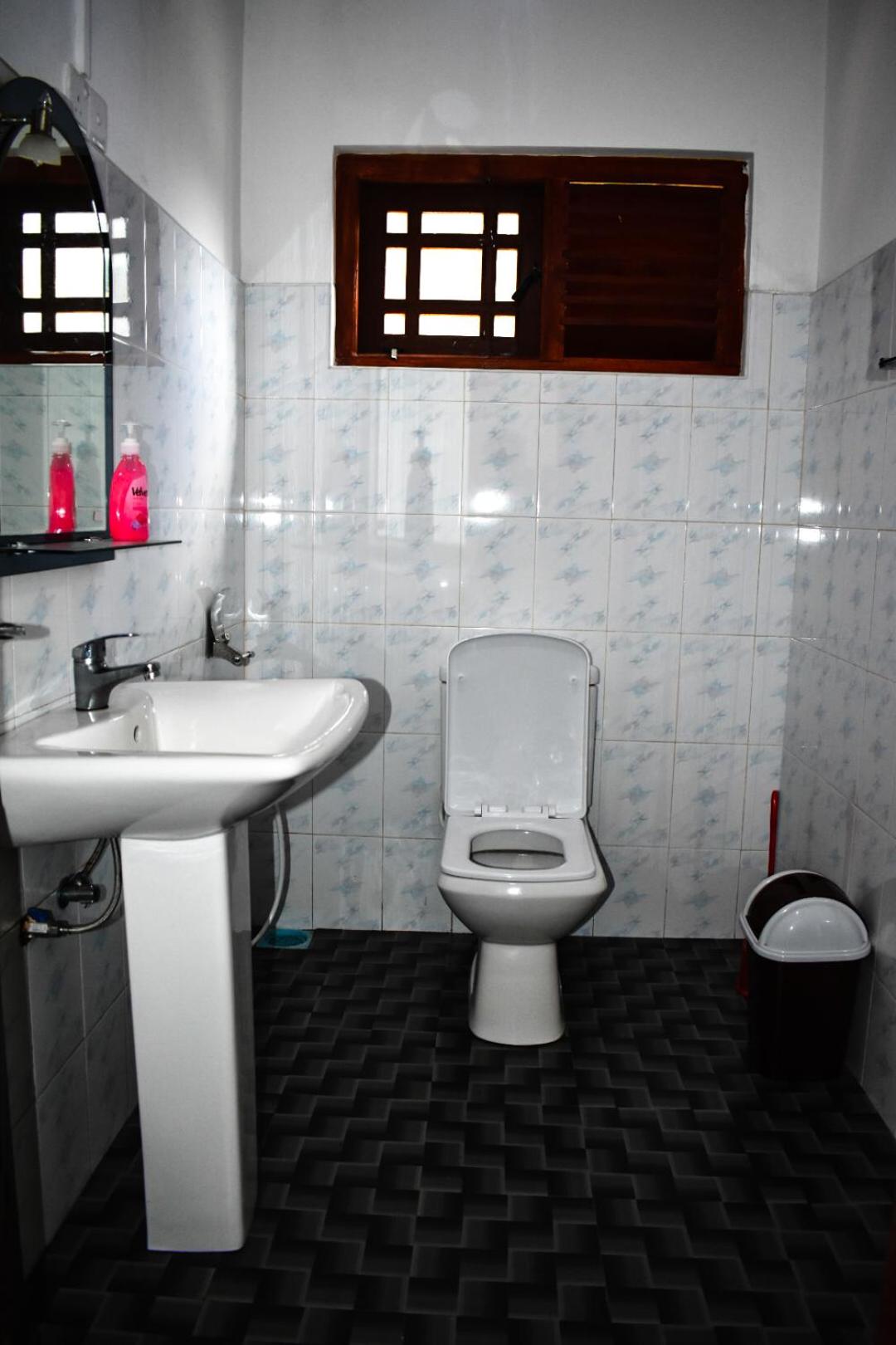 Standard Queen Room photo 2