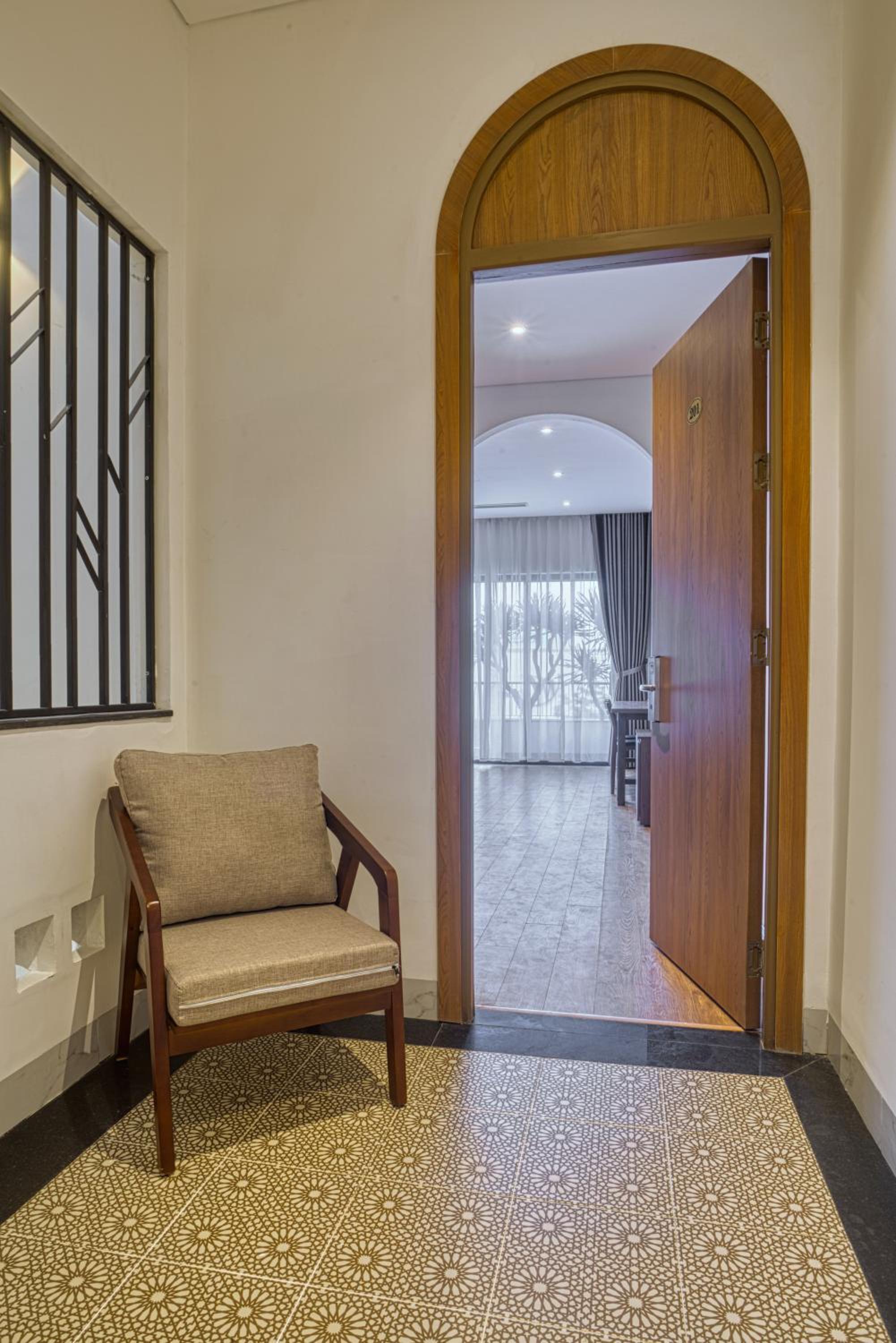 Studio with Balcony - Photo 7