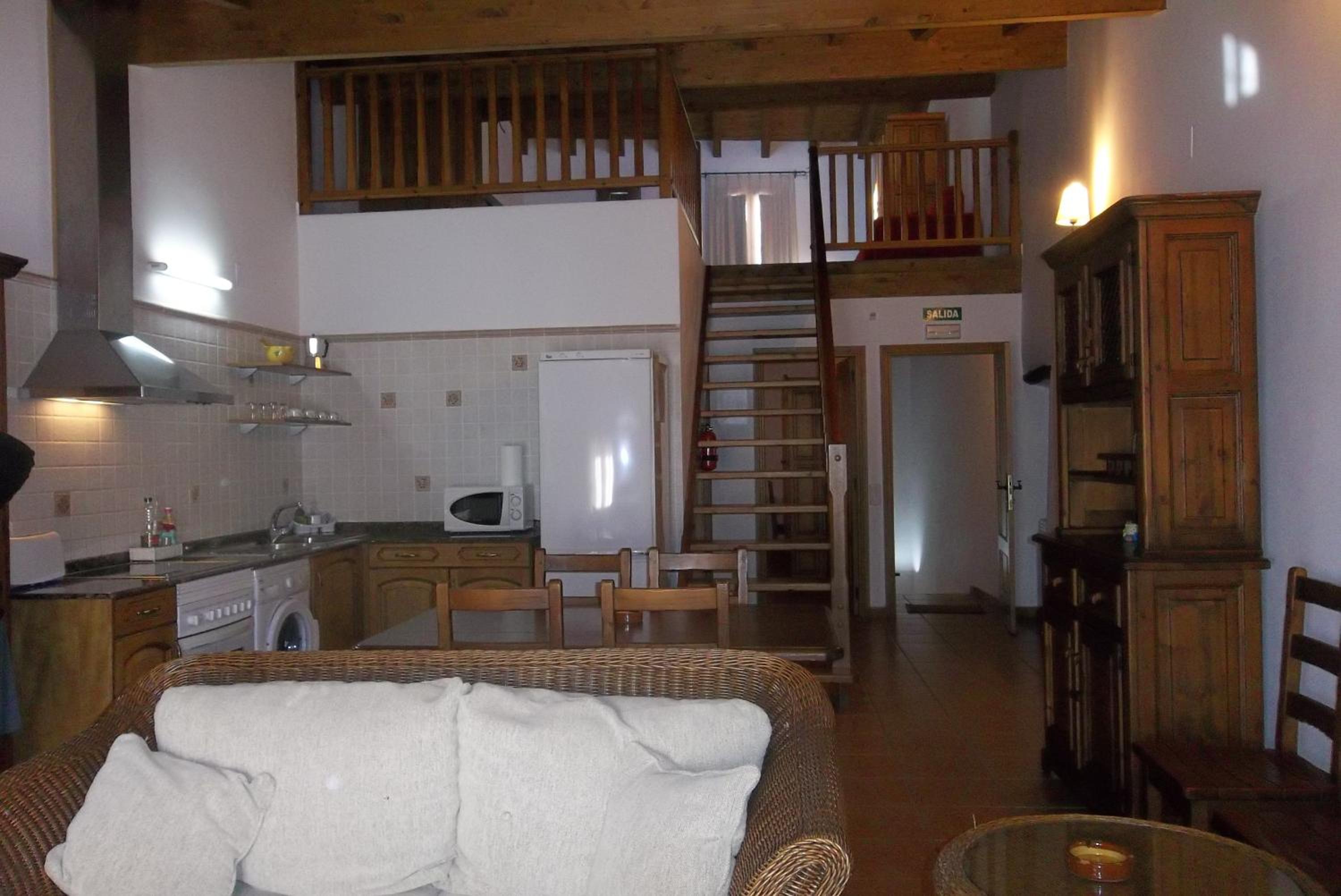 Four-Bedroom House photo 3