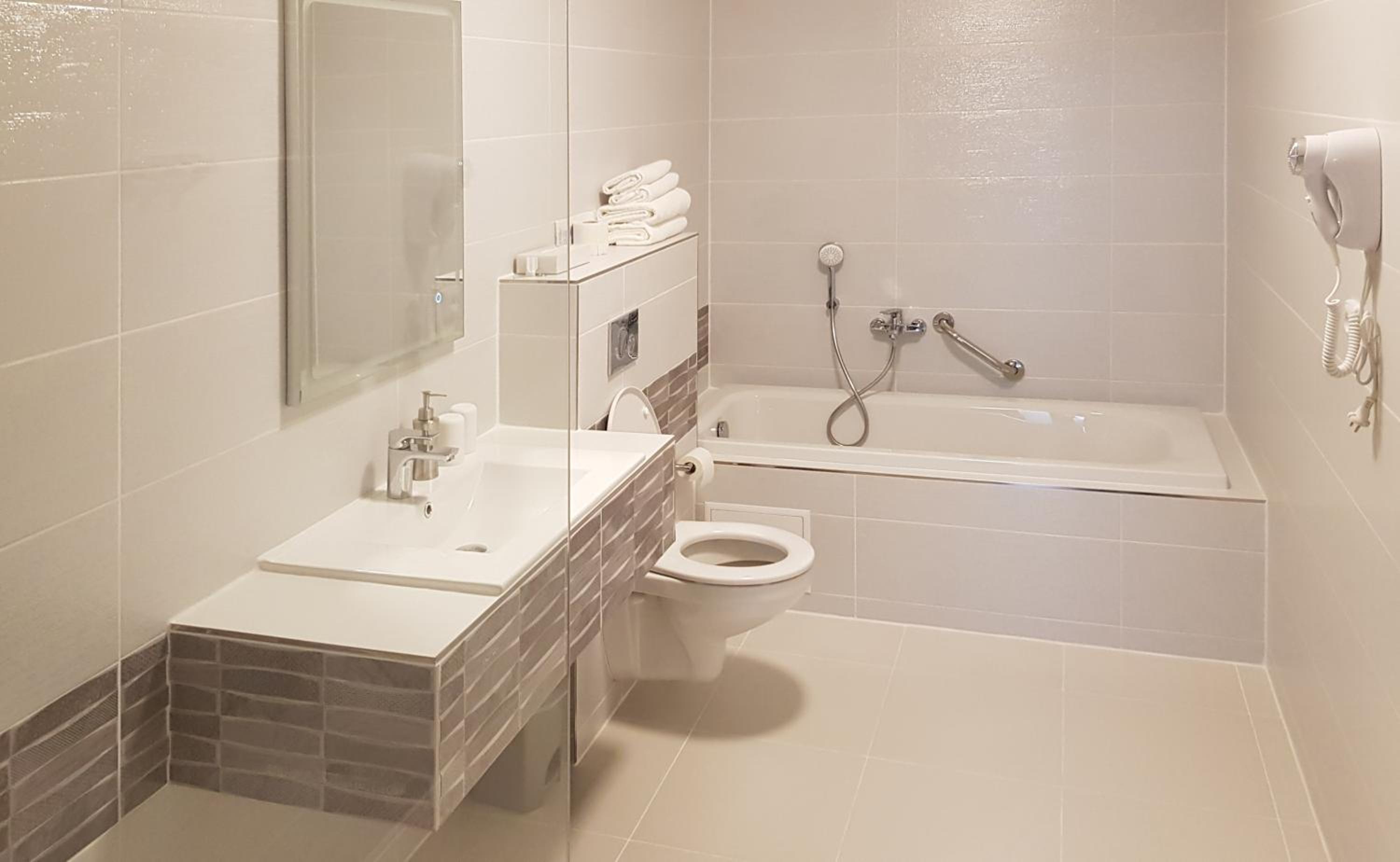 Double Room - Photo 13