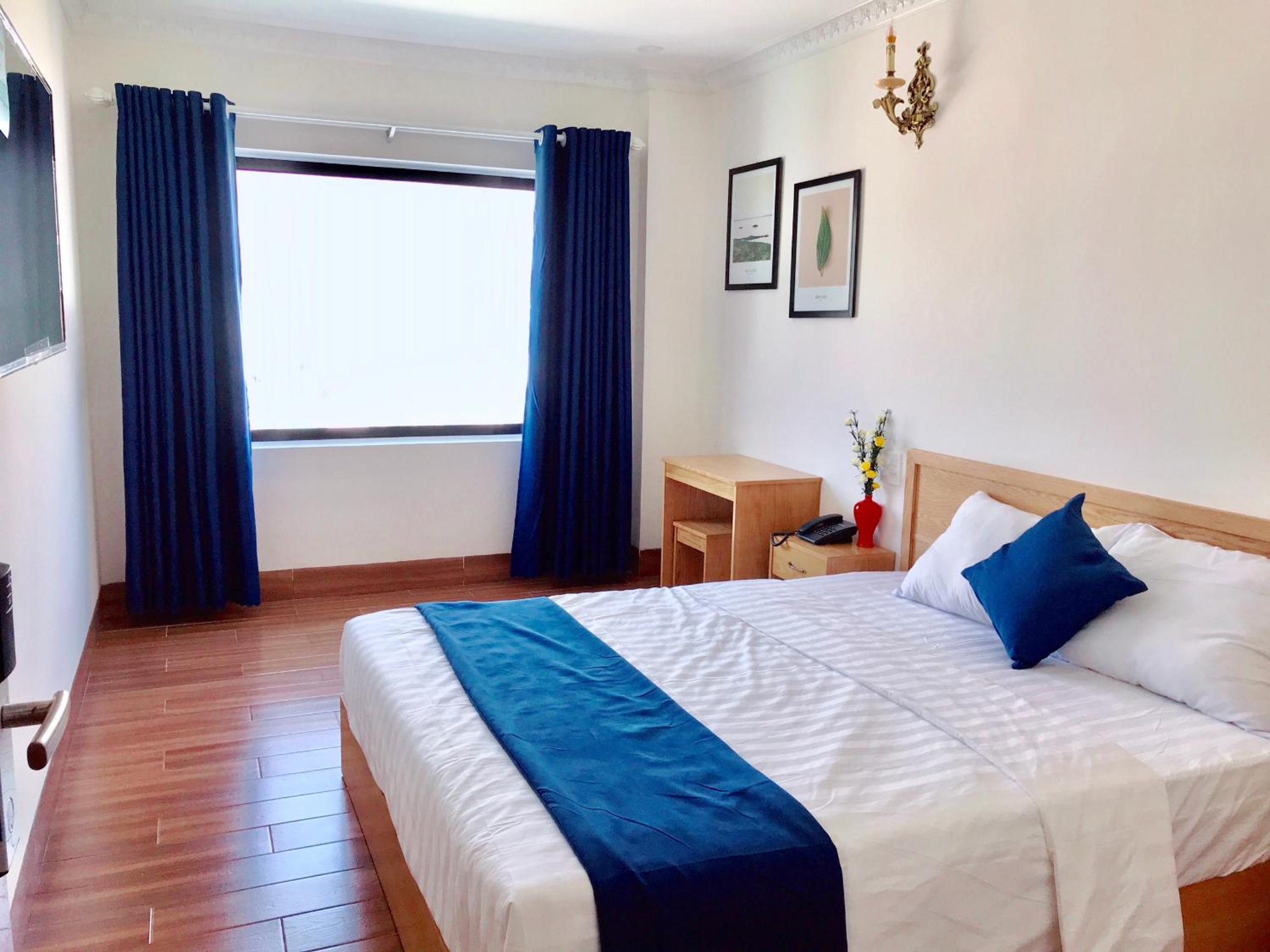 Standard Double Room - Photo 13