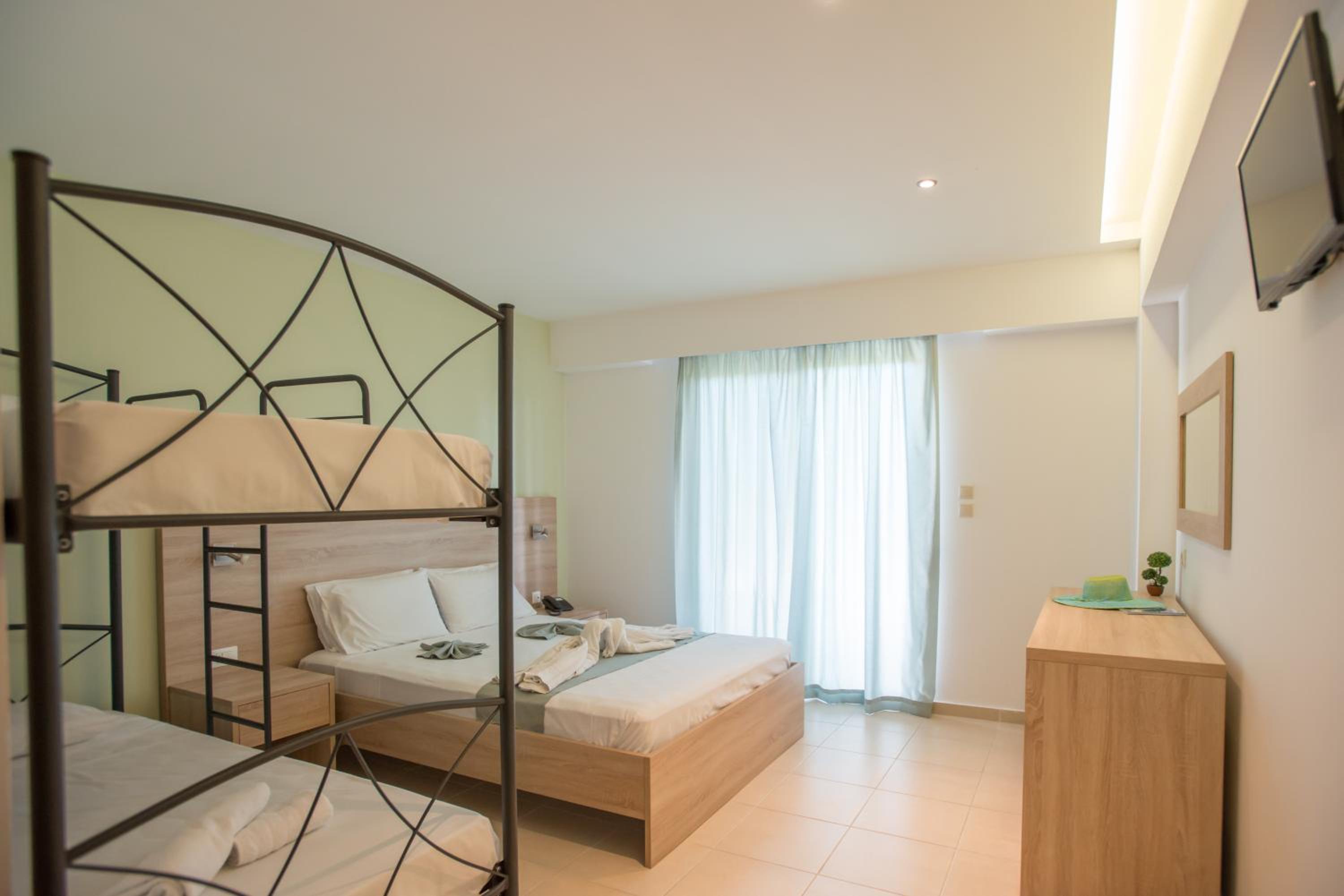 Quadruple Room photo 2