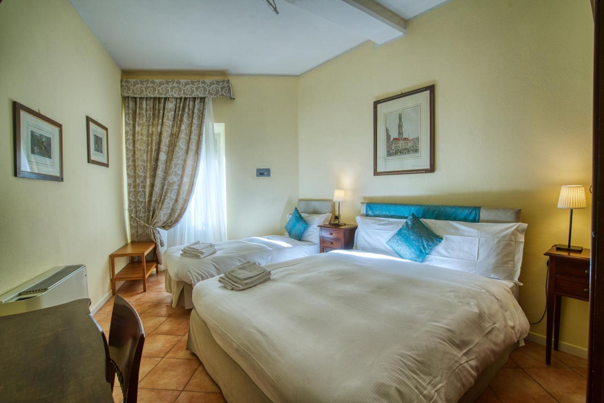 Double Room - Photo 13