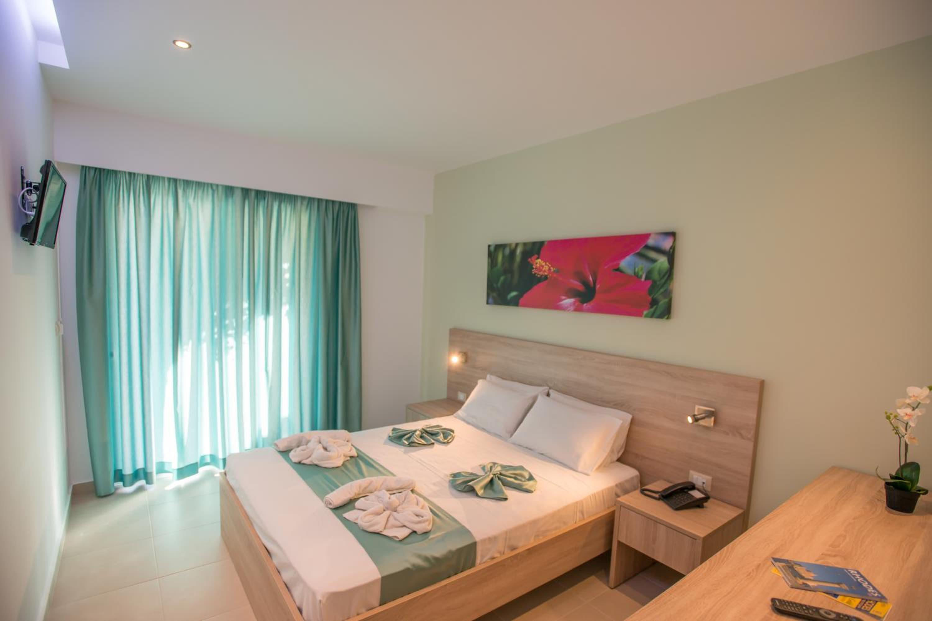 Superior Double Room with Pool View photo 3