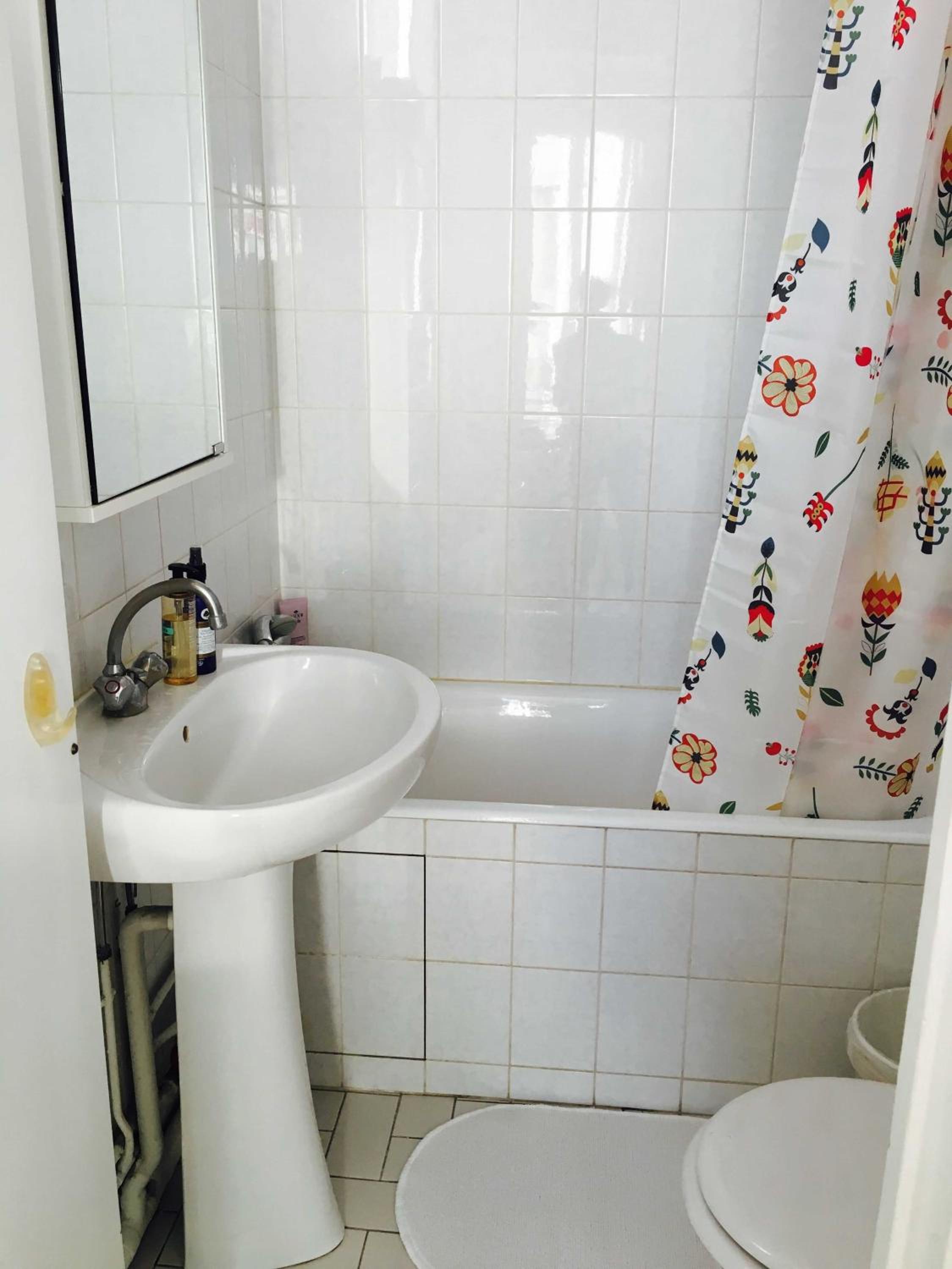 One-Bedroom Apartment photo 2