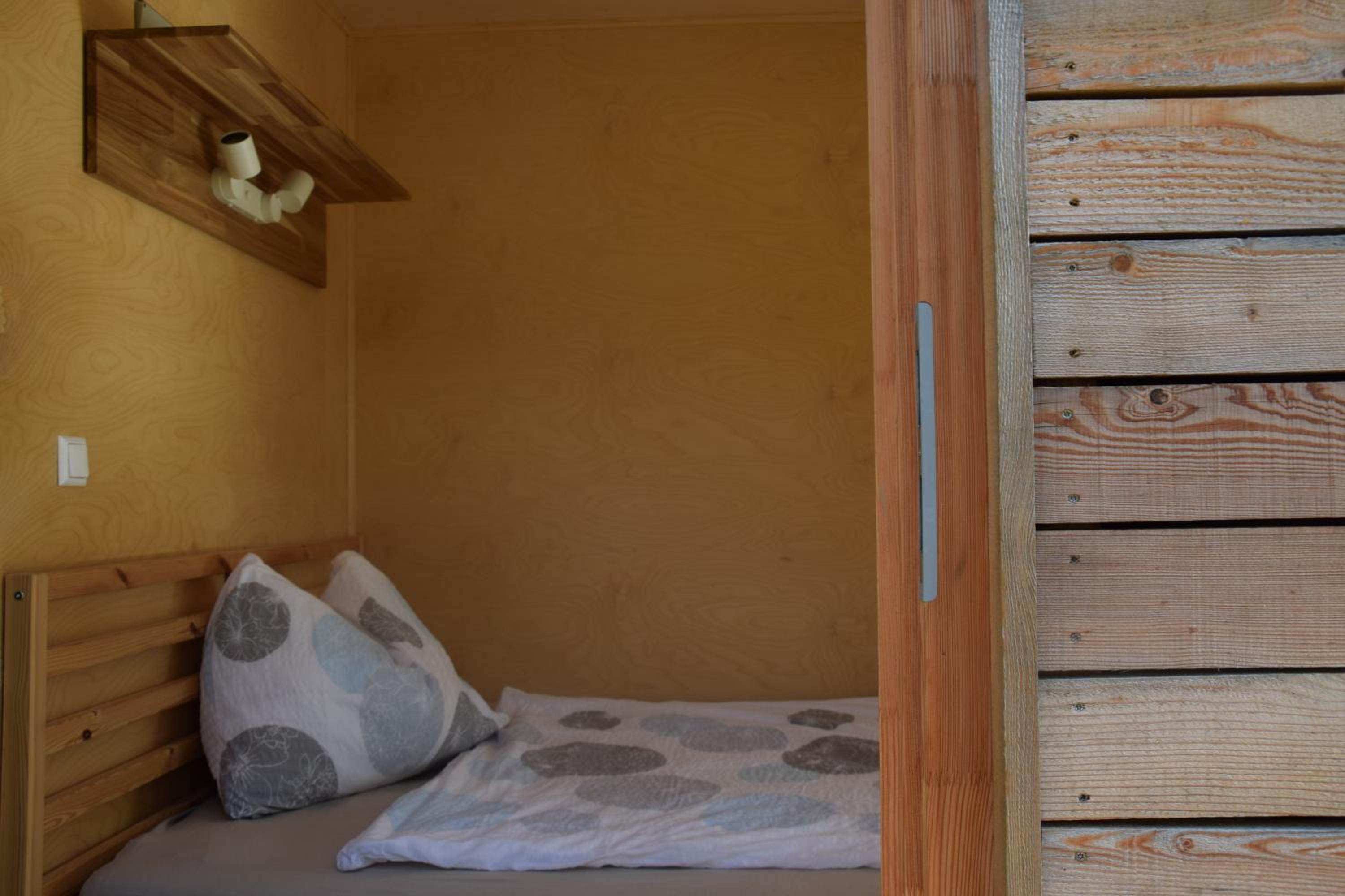 One-Bedroom House photo 1