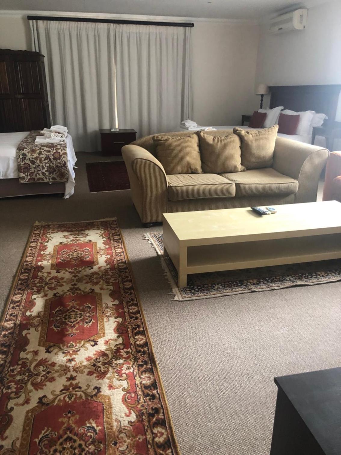 Family Room with Private Bathroom - Photo 8