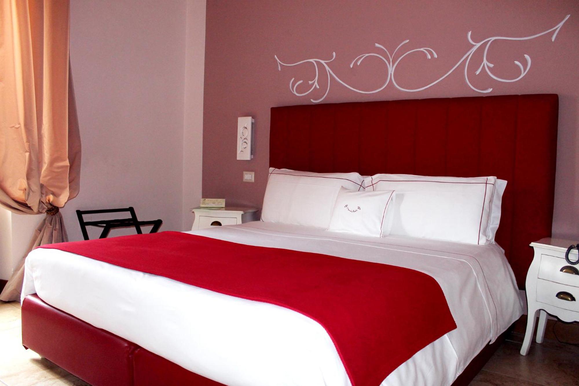Deluxe Double Room - Photo 5