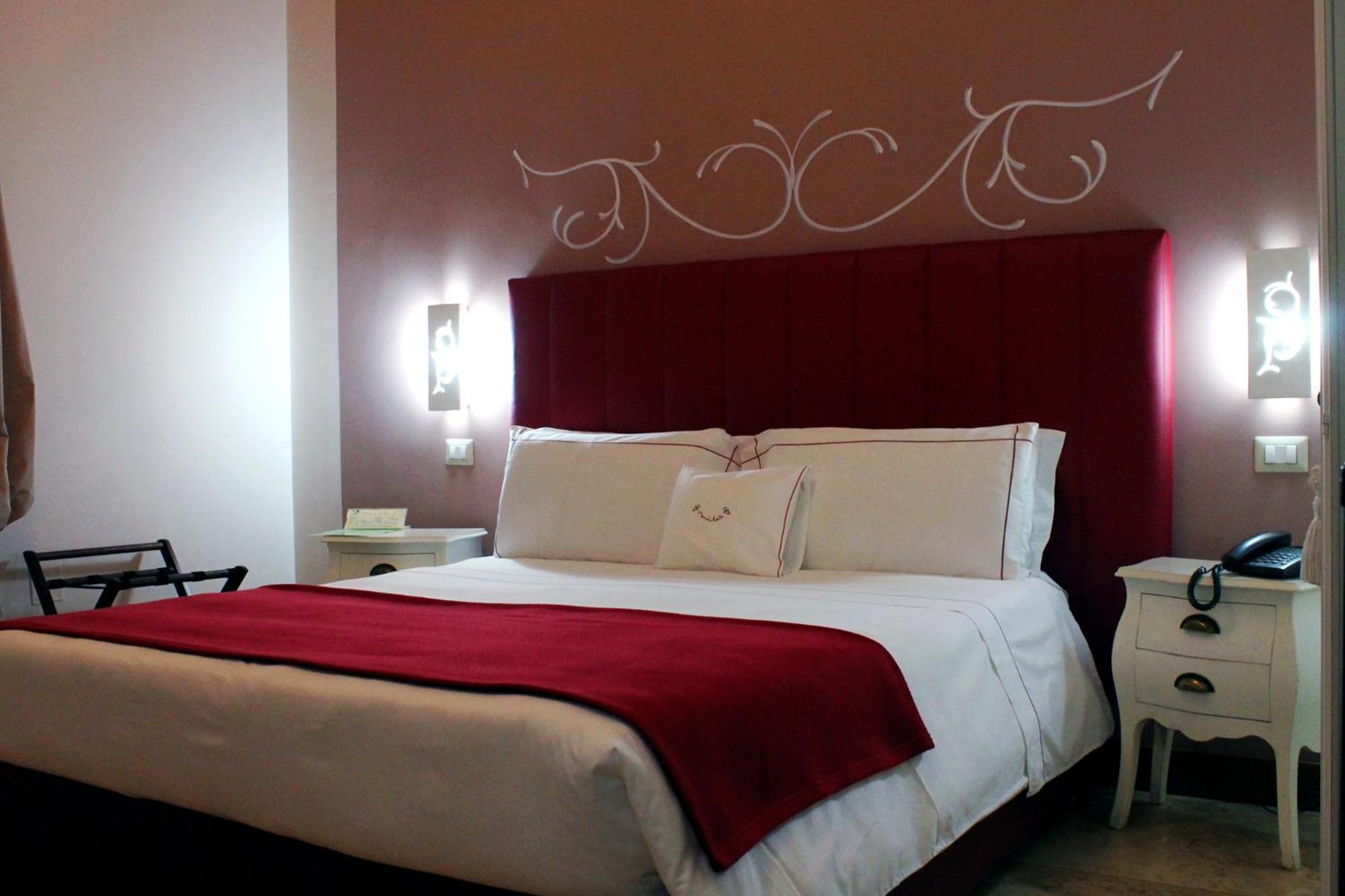 Deluxe Double Room - Photo 6