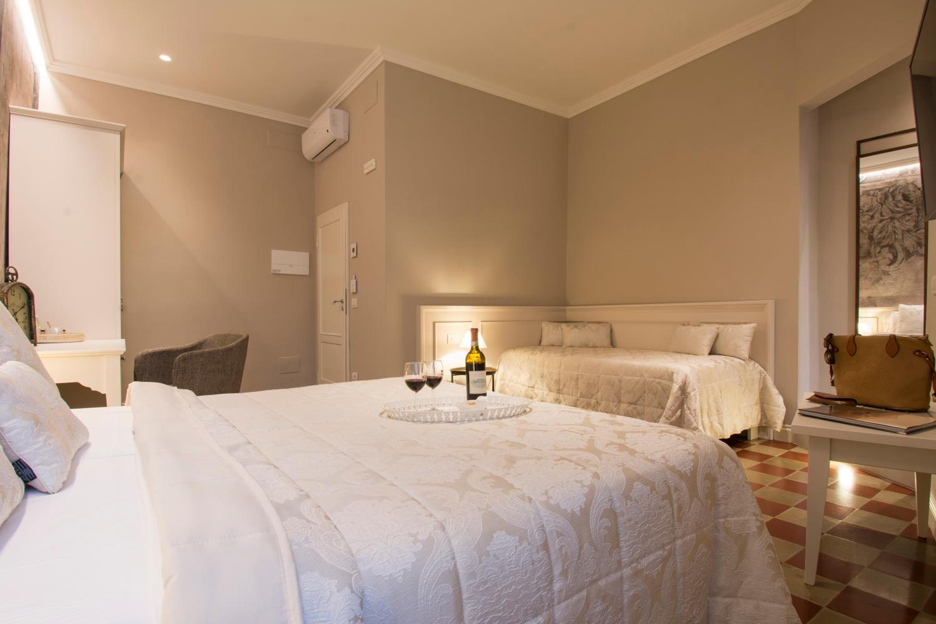 Comfort Triple Room - Photo 13