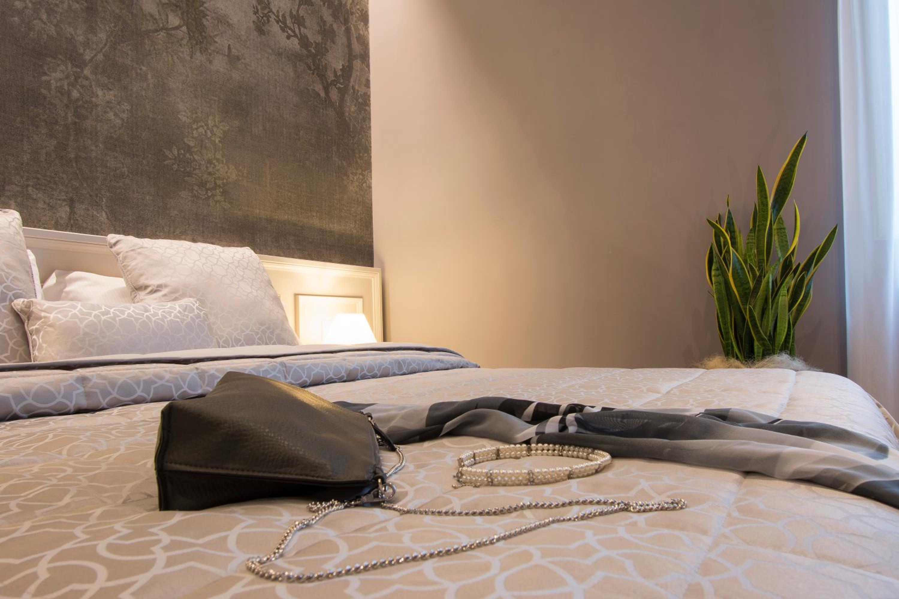 Large Double or Twin Room - Photo 9