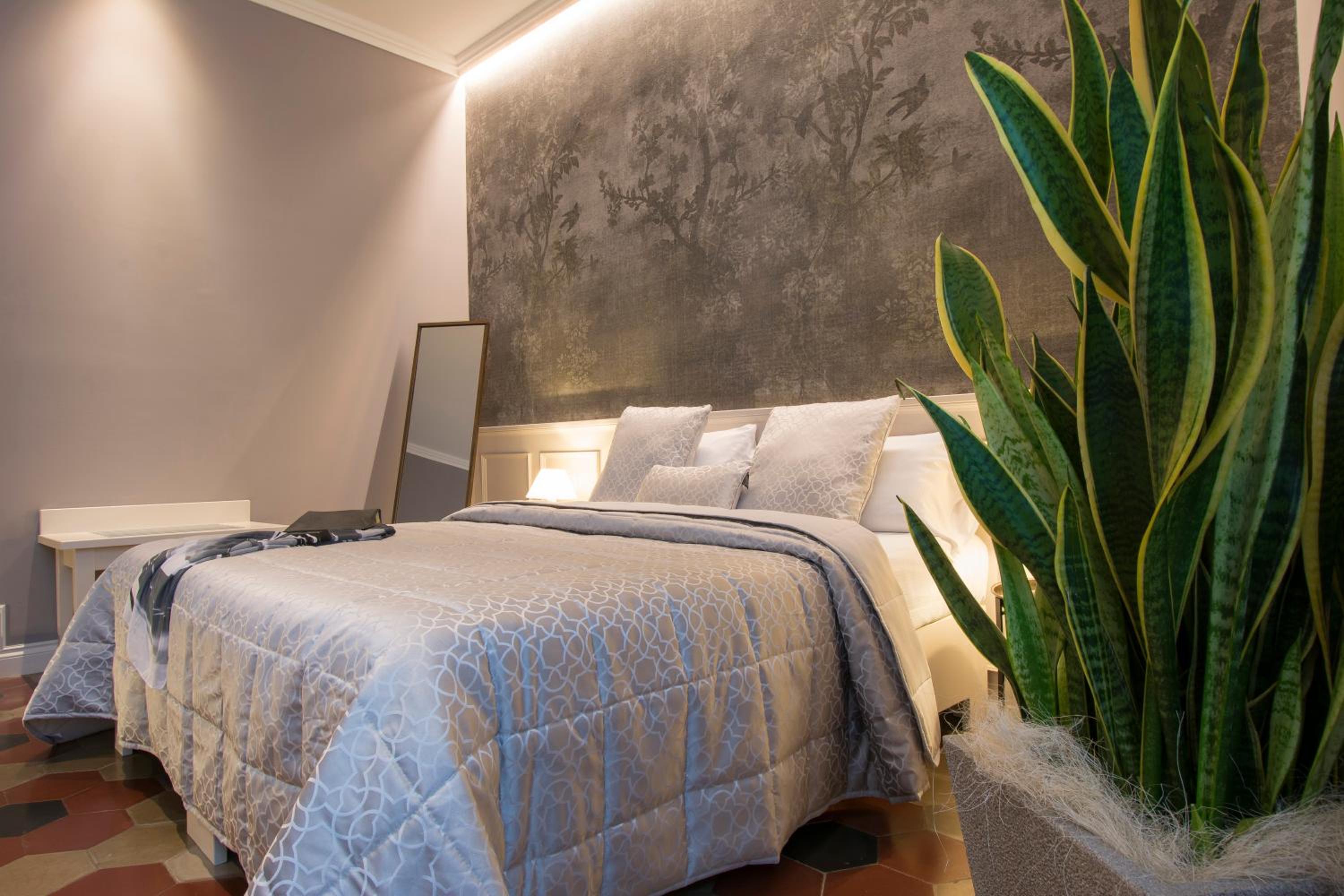 Large Double or Twin Room - Photo 3