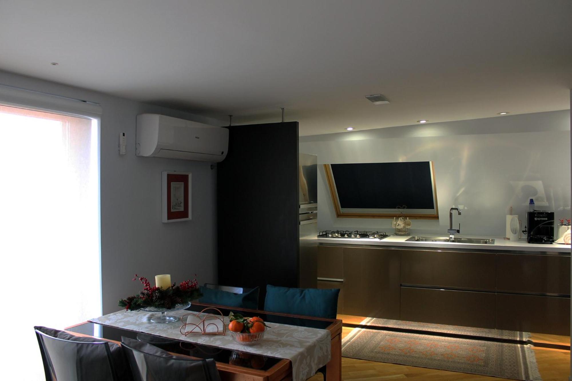 One-Bedroom King Suite with Sofa Bed photo 2
