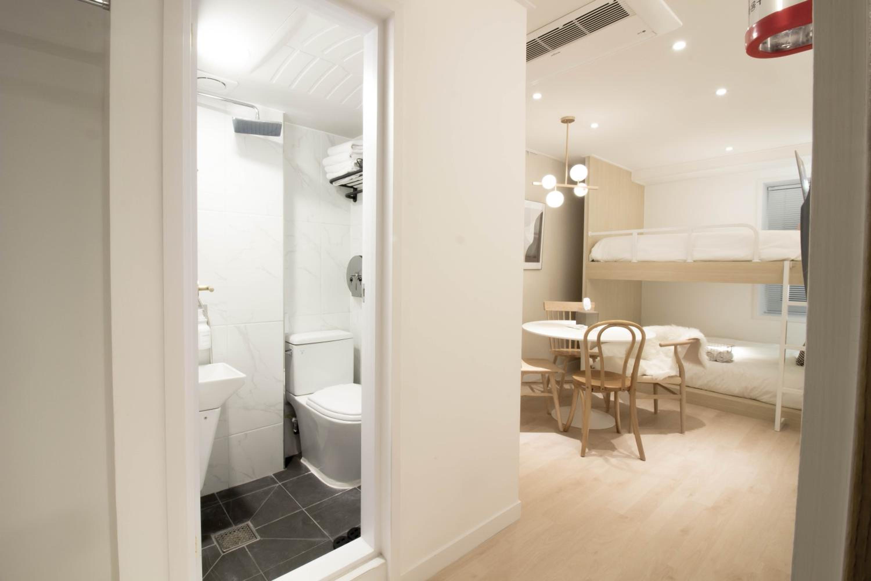 Quadruple Room - Photo 20