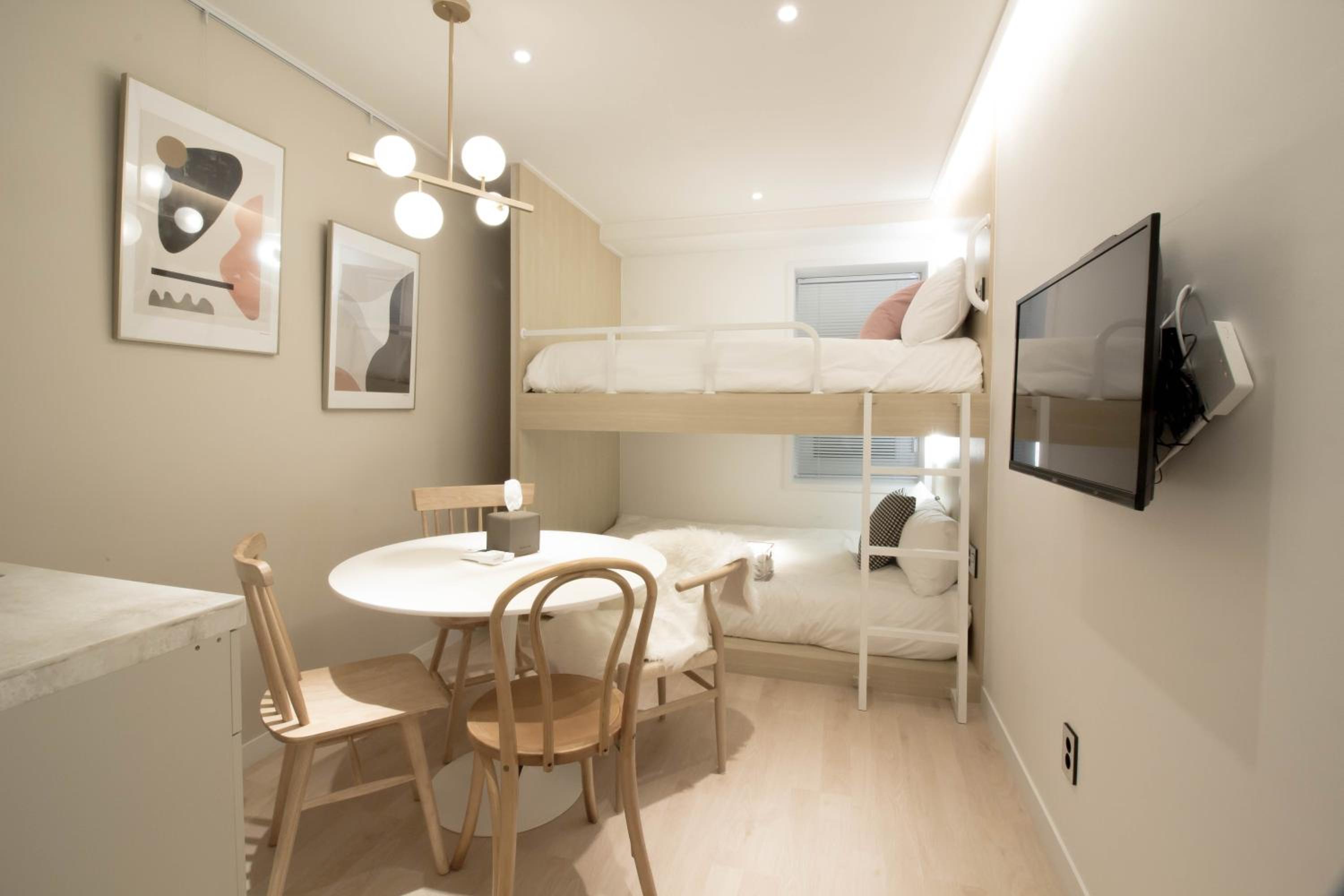 Quadruple Room - Photo 19