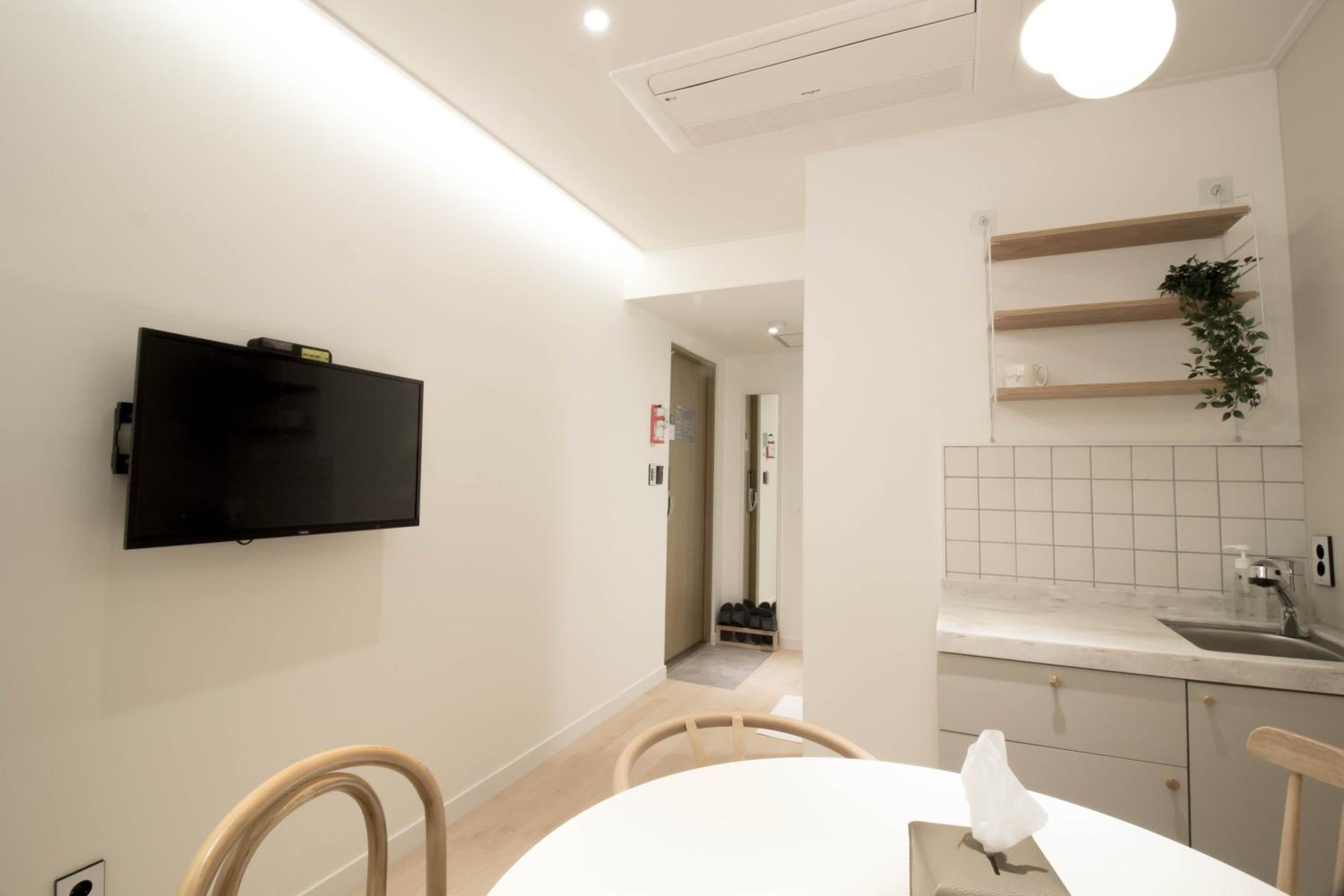 Quadruple Room - Photo 22