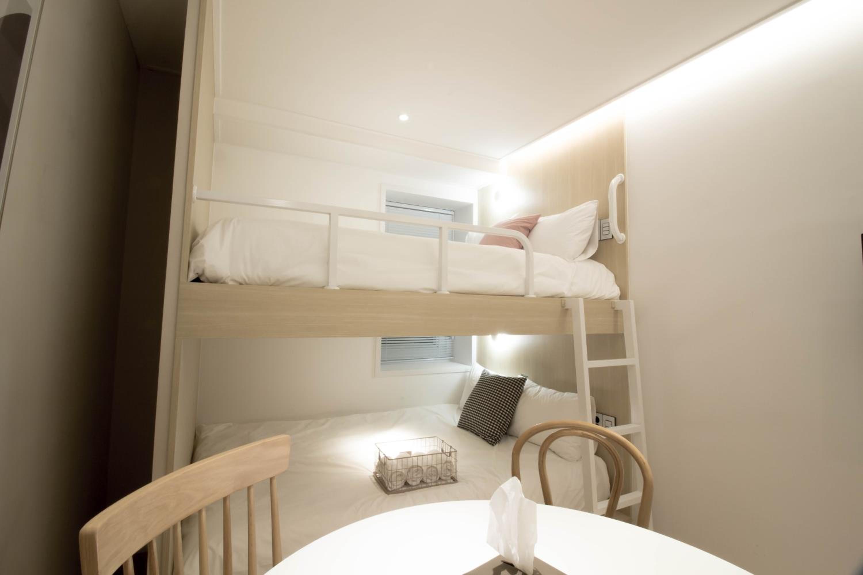 Quadruple Room - Photo 24