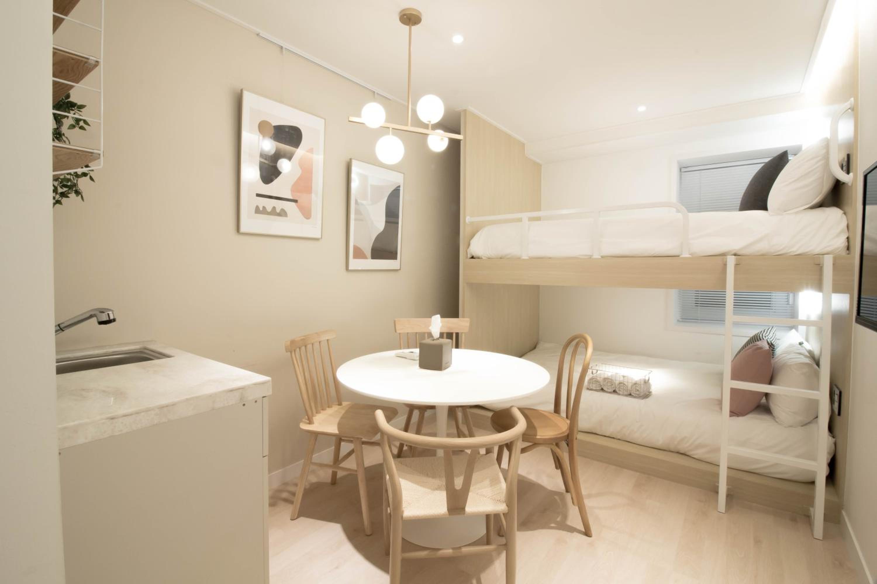 Quadruple Room - Photo 1