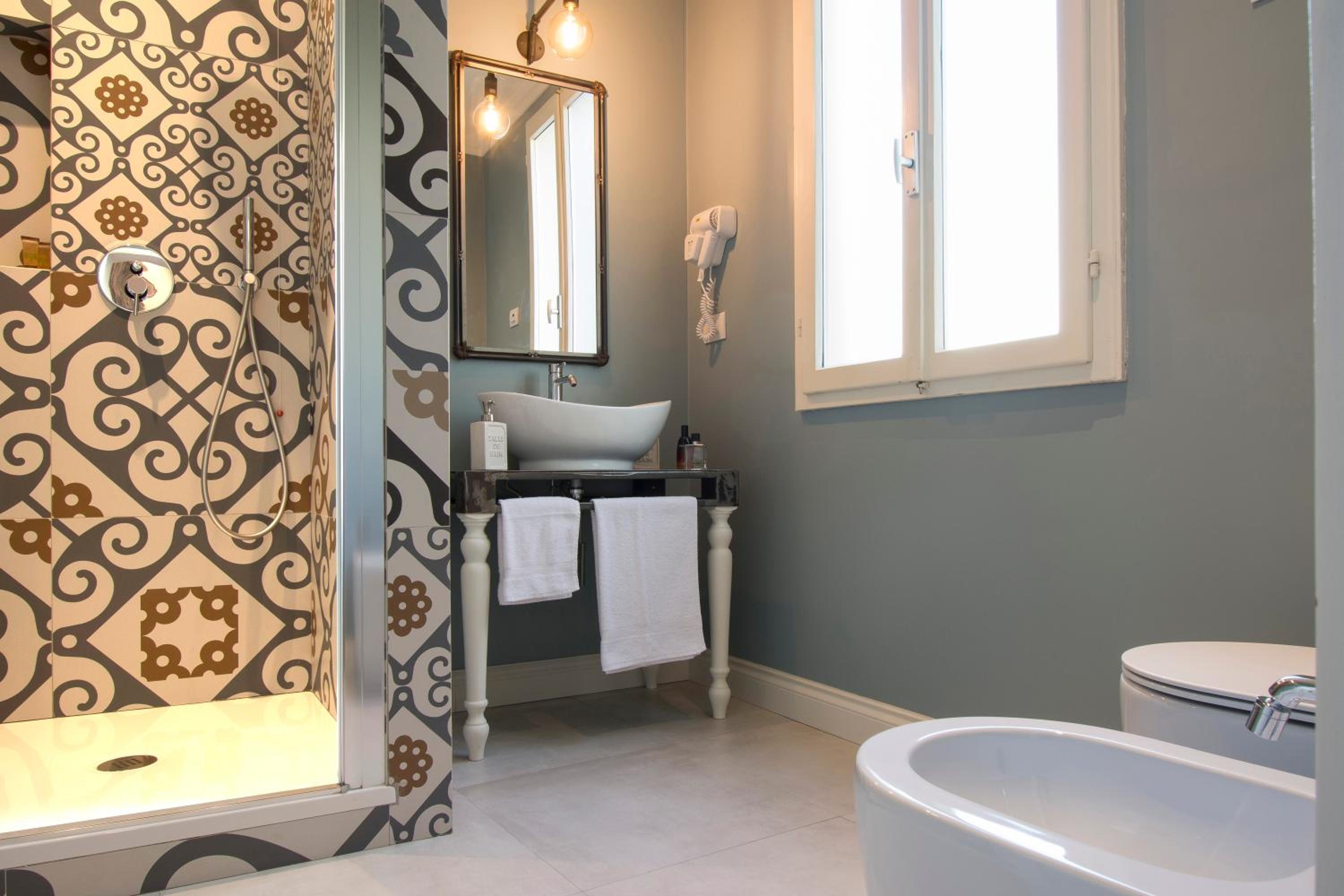 Double or Twin Room - Photo 4