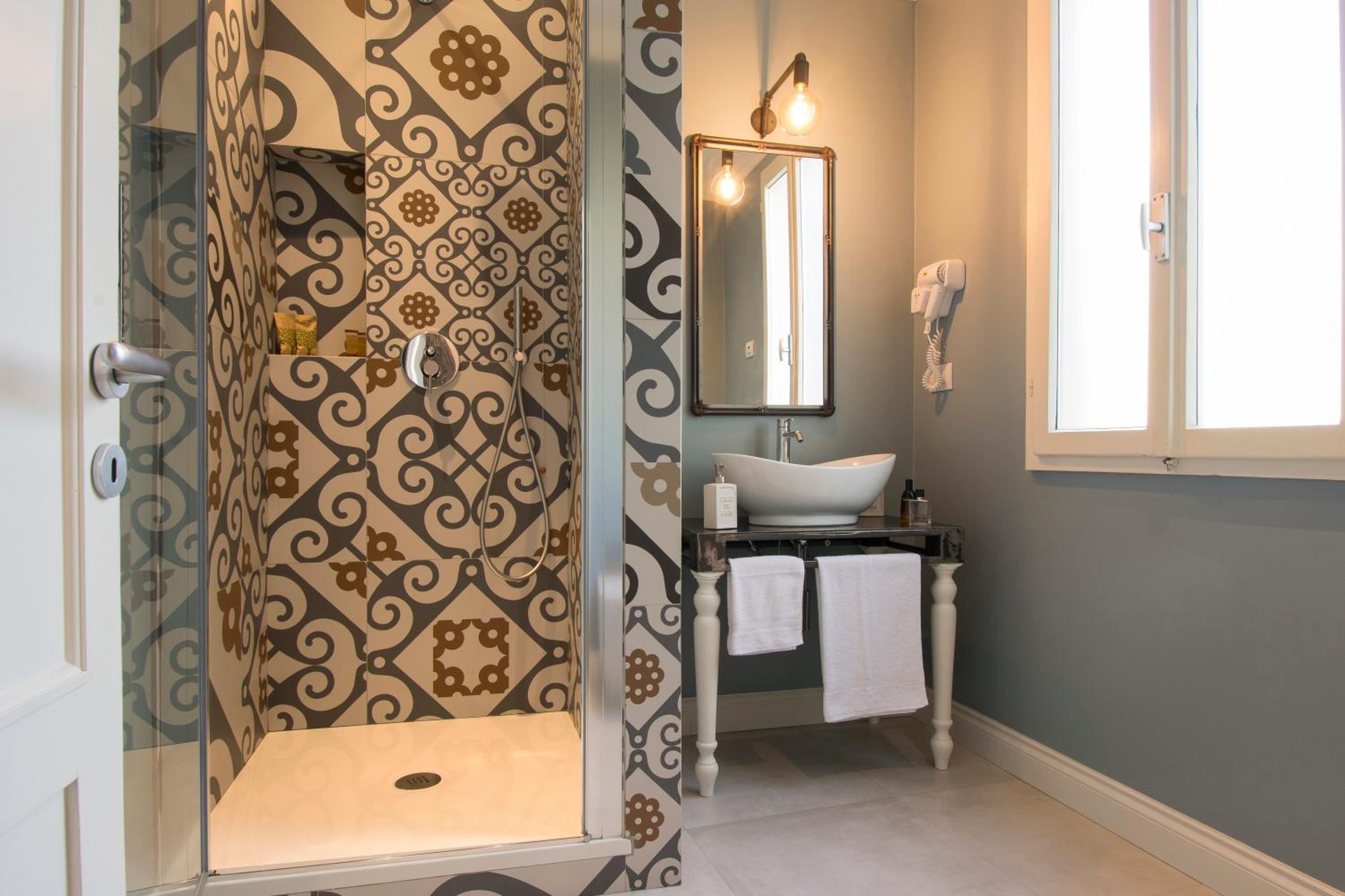 Double or Twin Room - Photo 3