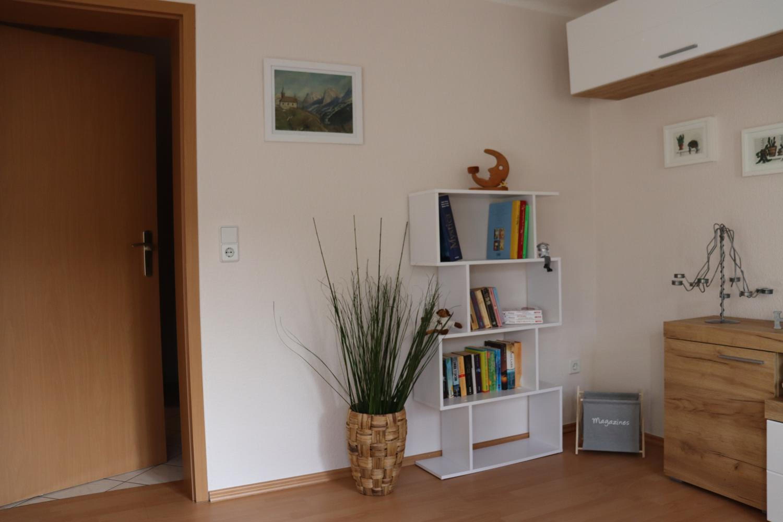One-Bedroom Apartment - Photo 8