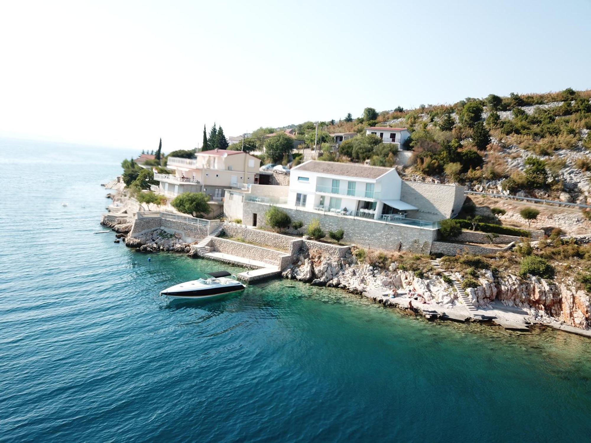 Deluxe Villa photo 2