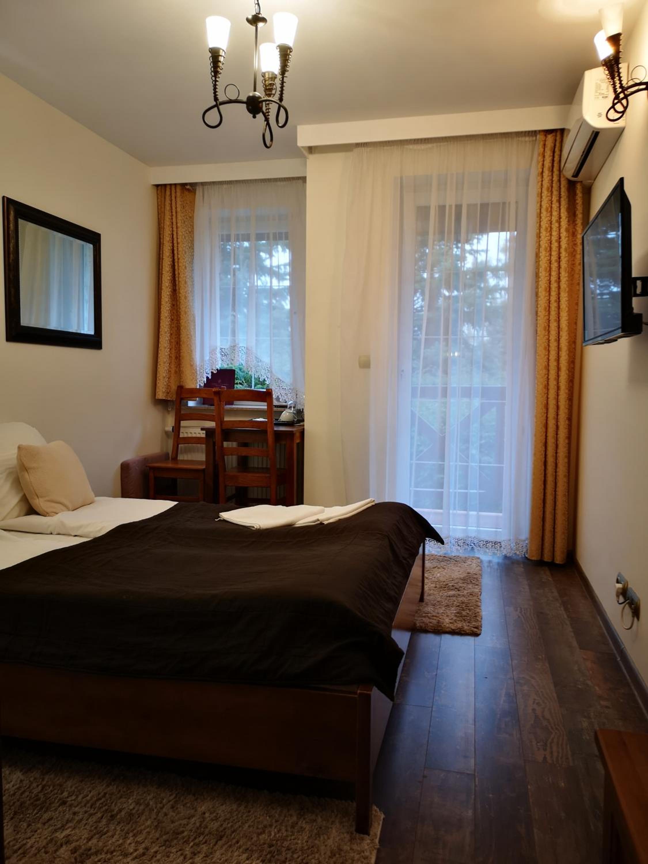 Double Room - Photo 5
