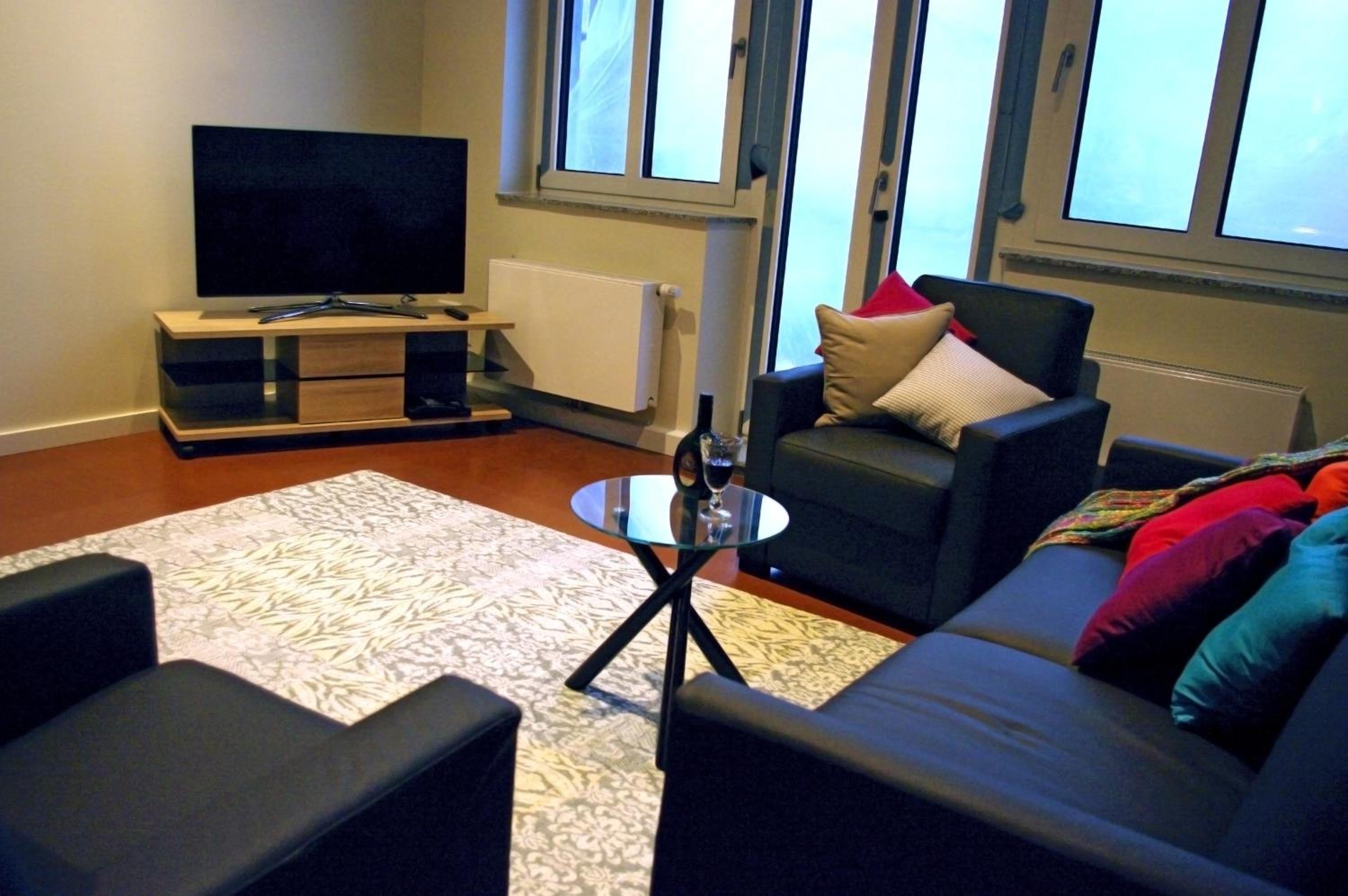One-Bedroom Apartment photo 2