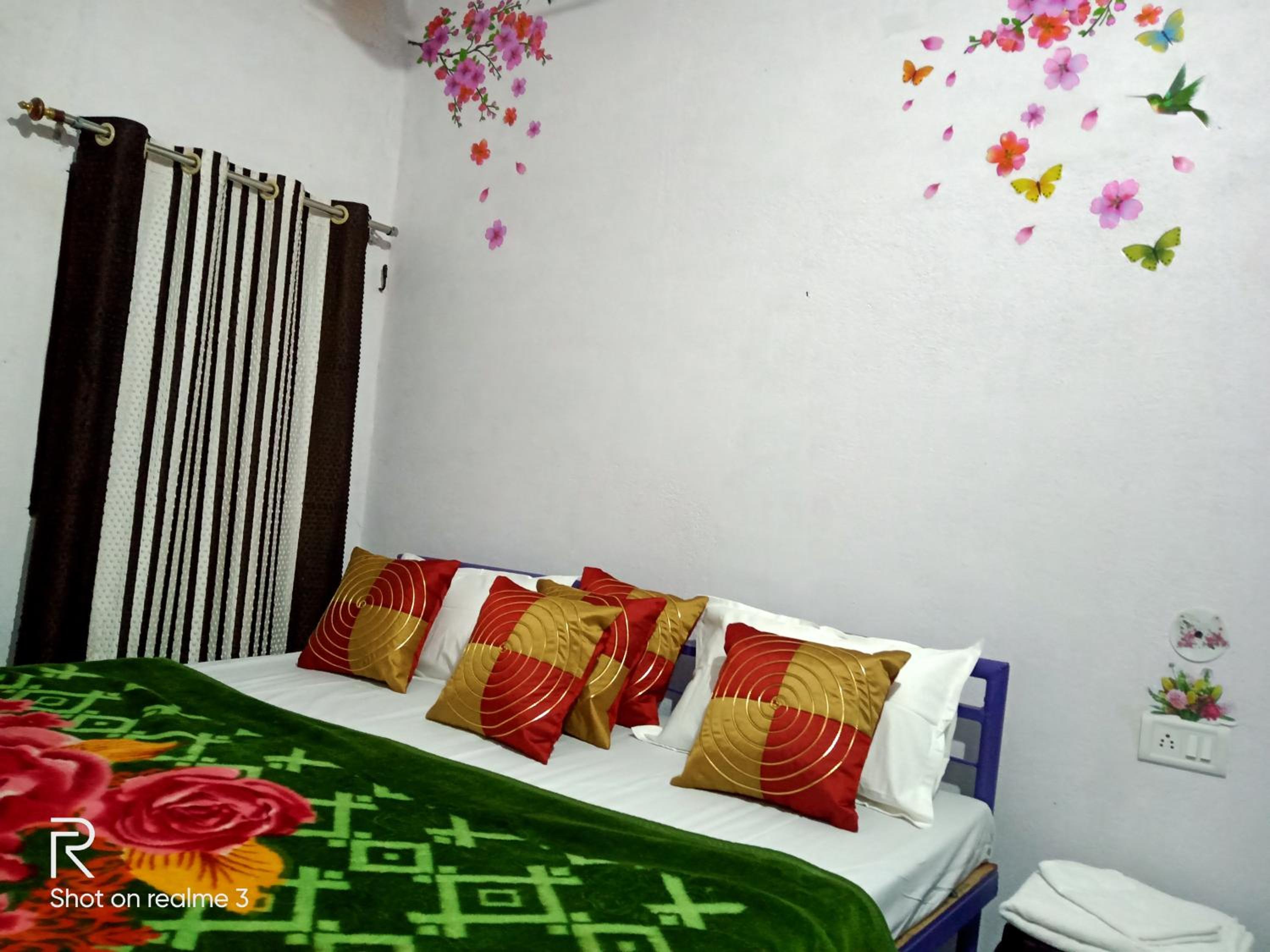 Deluxe Double Room with Bath photo 1