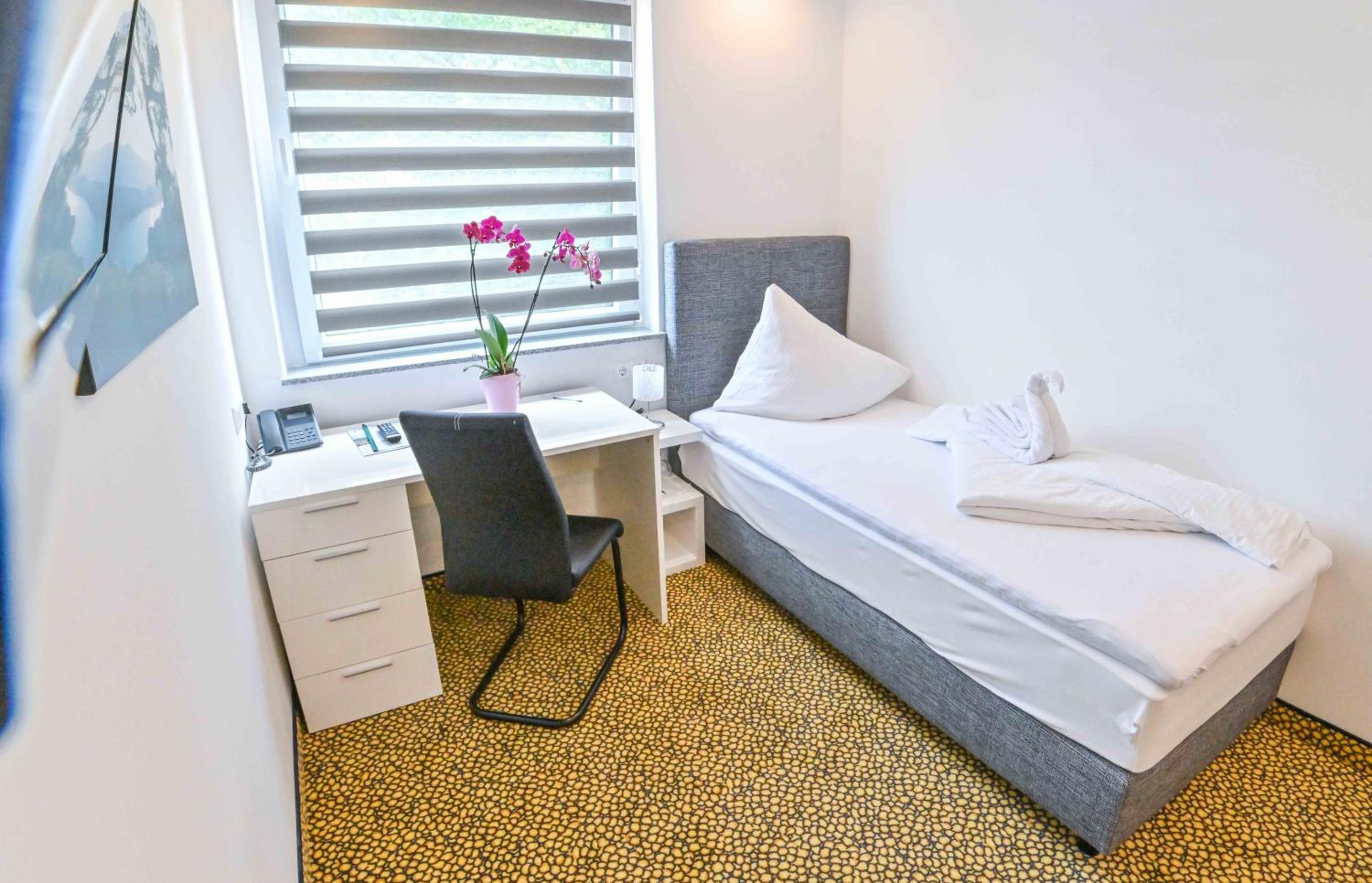 Single Room photo 2