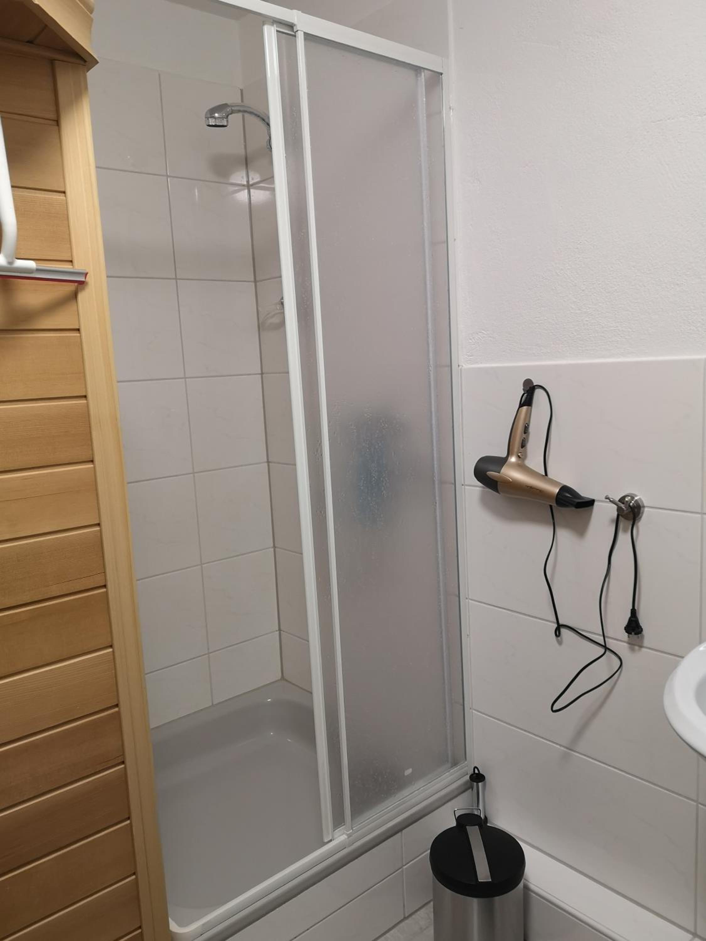 Three-Bedroom Apartment - Photo 8