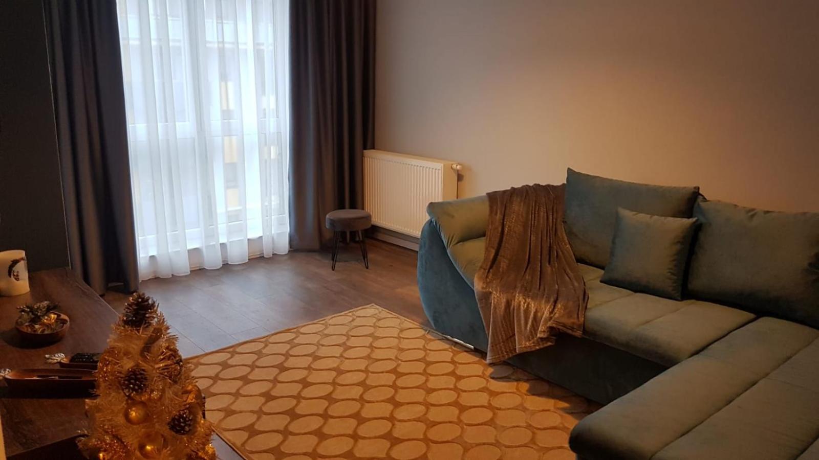 One-Bedroom Apartment - Photo 2