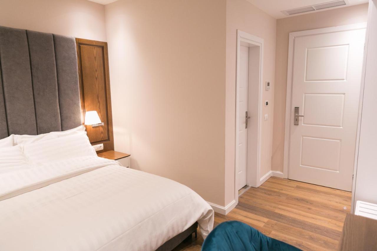 Deluxe King Room photo 3
