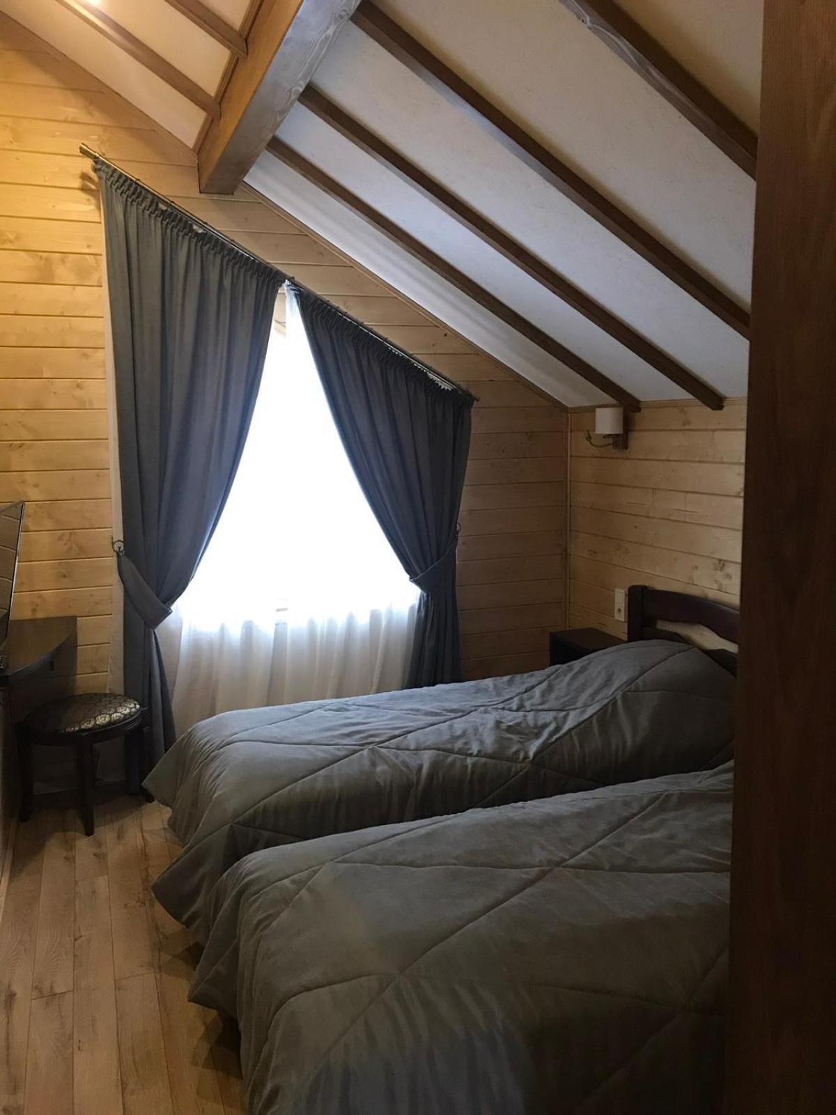 Three-Bedroom House photo 3