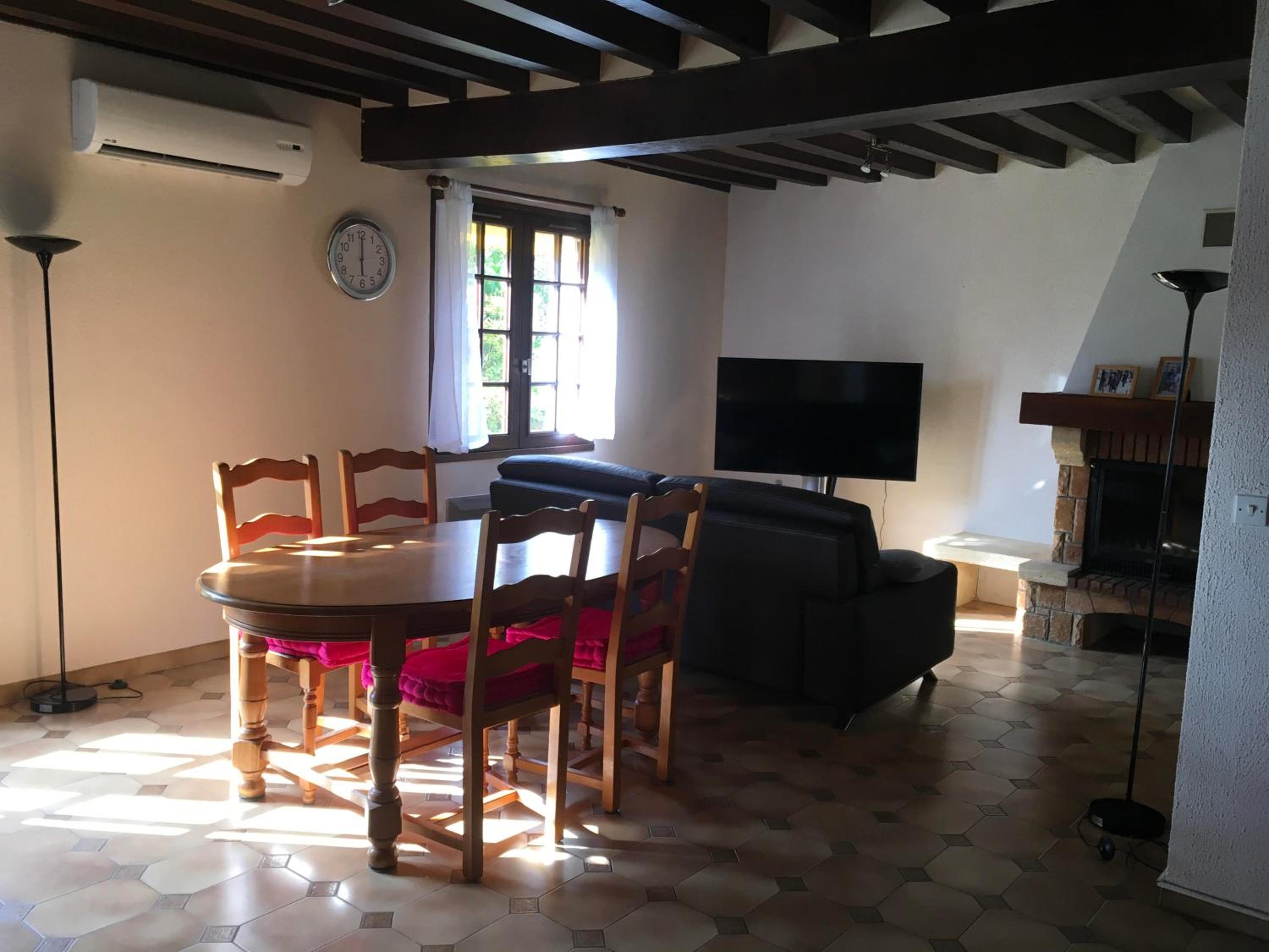 Family Room - Photo 7