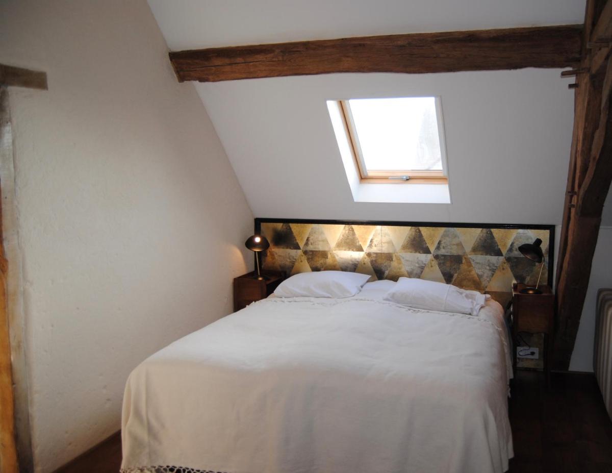Deluxe Double Room with Extra Bed - Photo 8